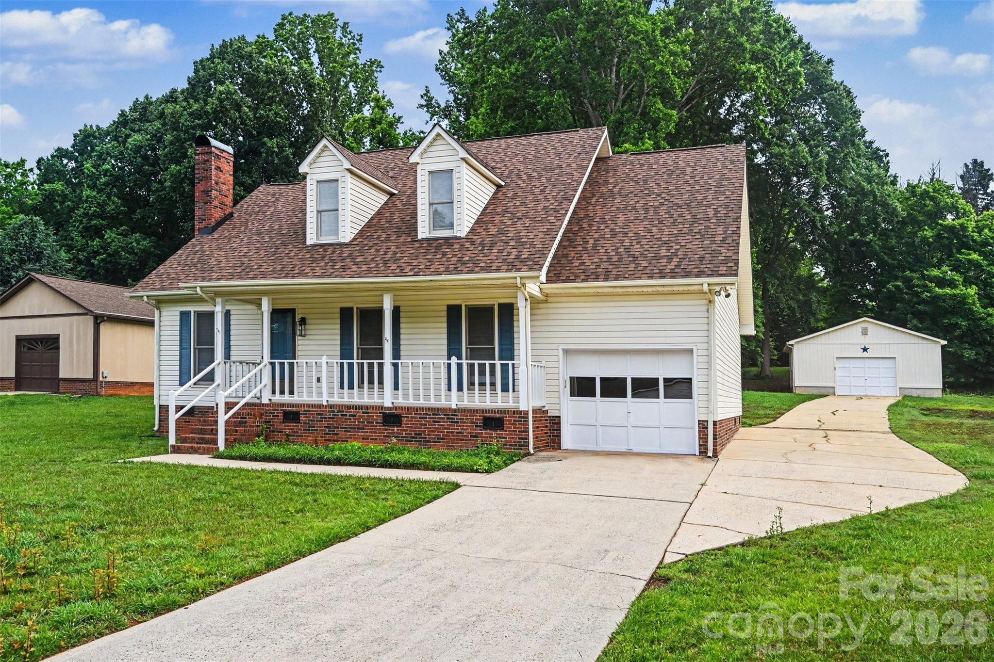 608 Azalea Lane — China Grove