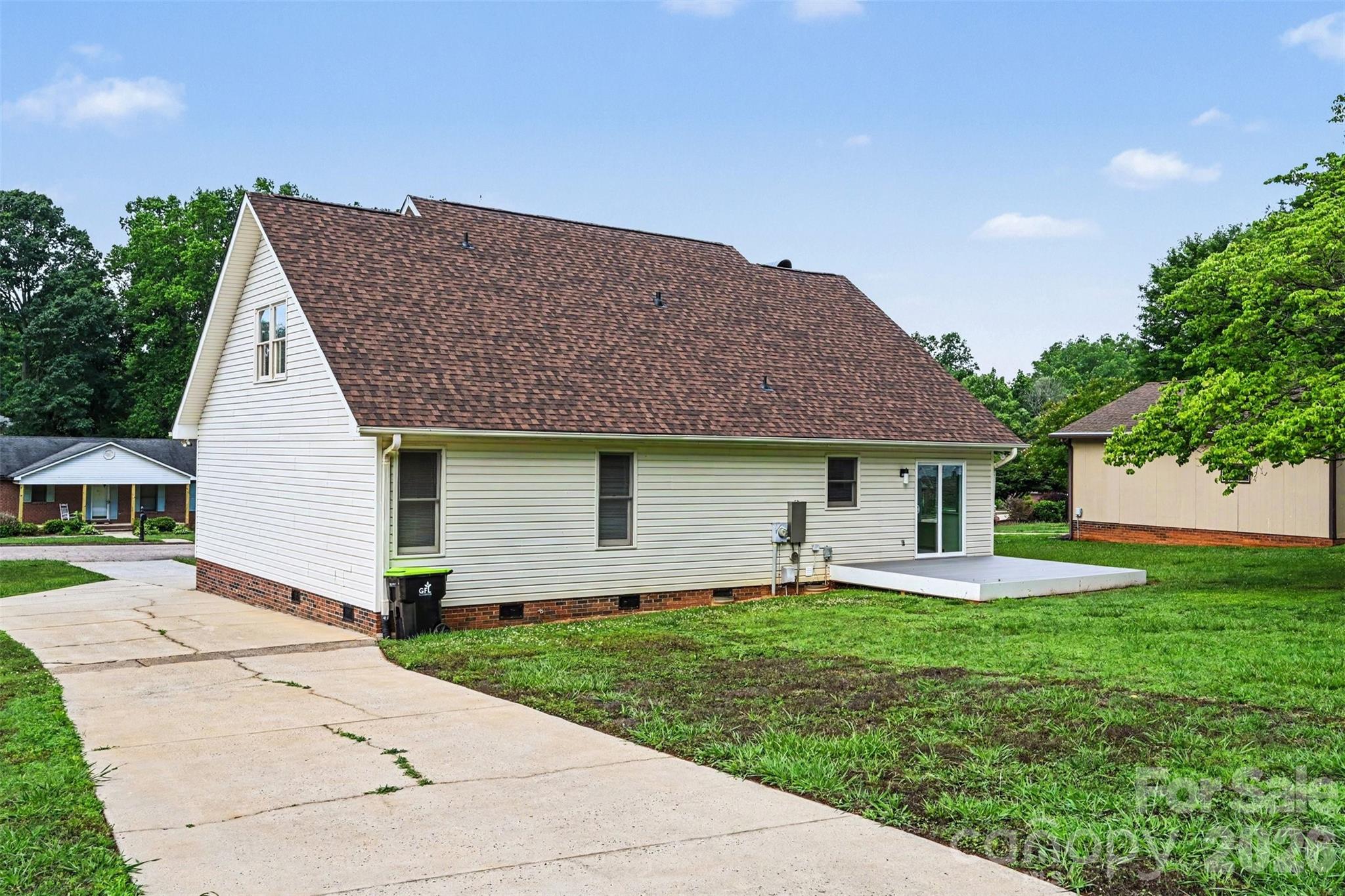 608 Azalea Lane — China Grove