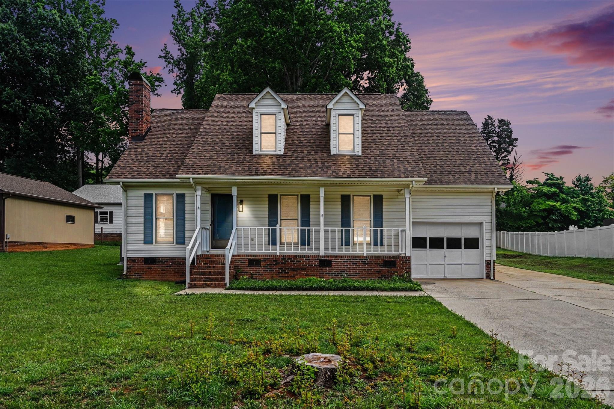 608 Azalea Lane — China Grove
