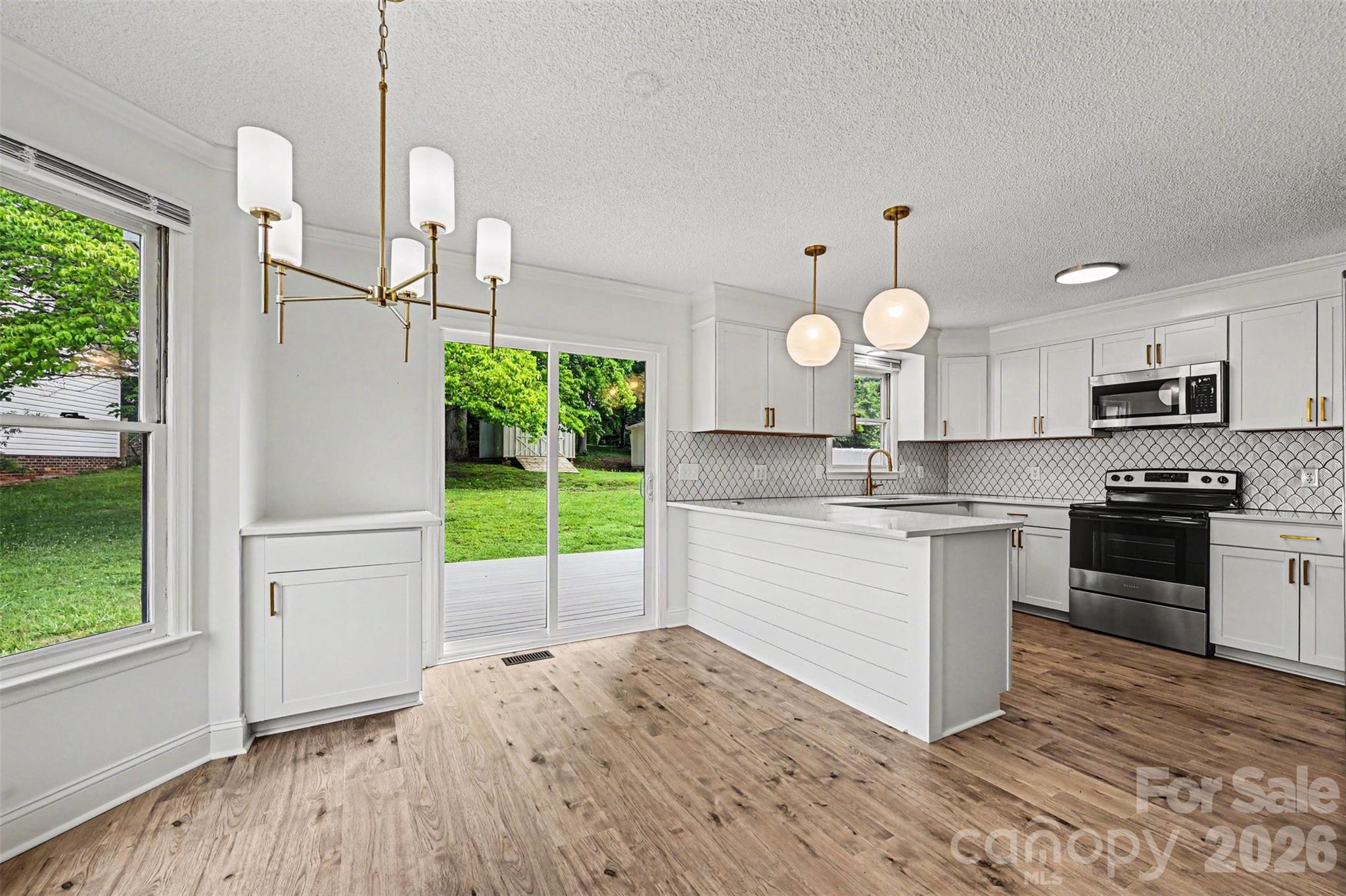 608 Azalea Lane — China Grove