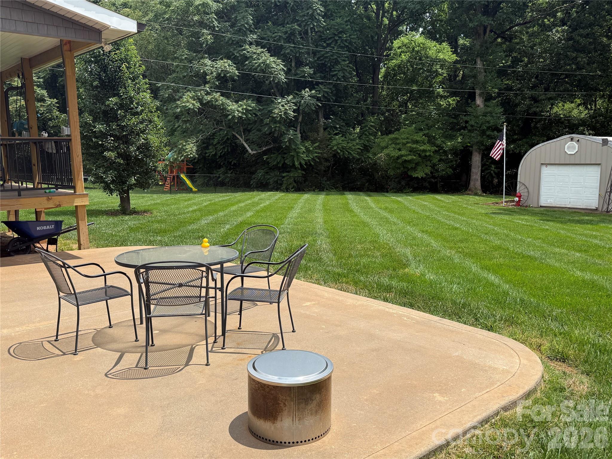 812 Whites Farm Road — Statesville