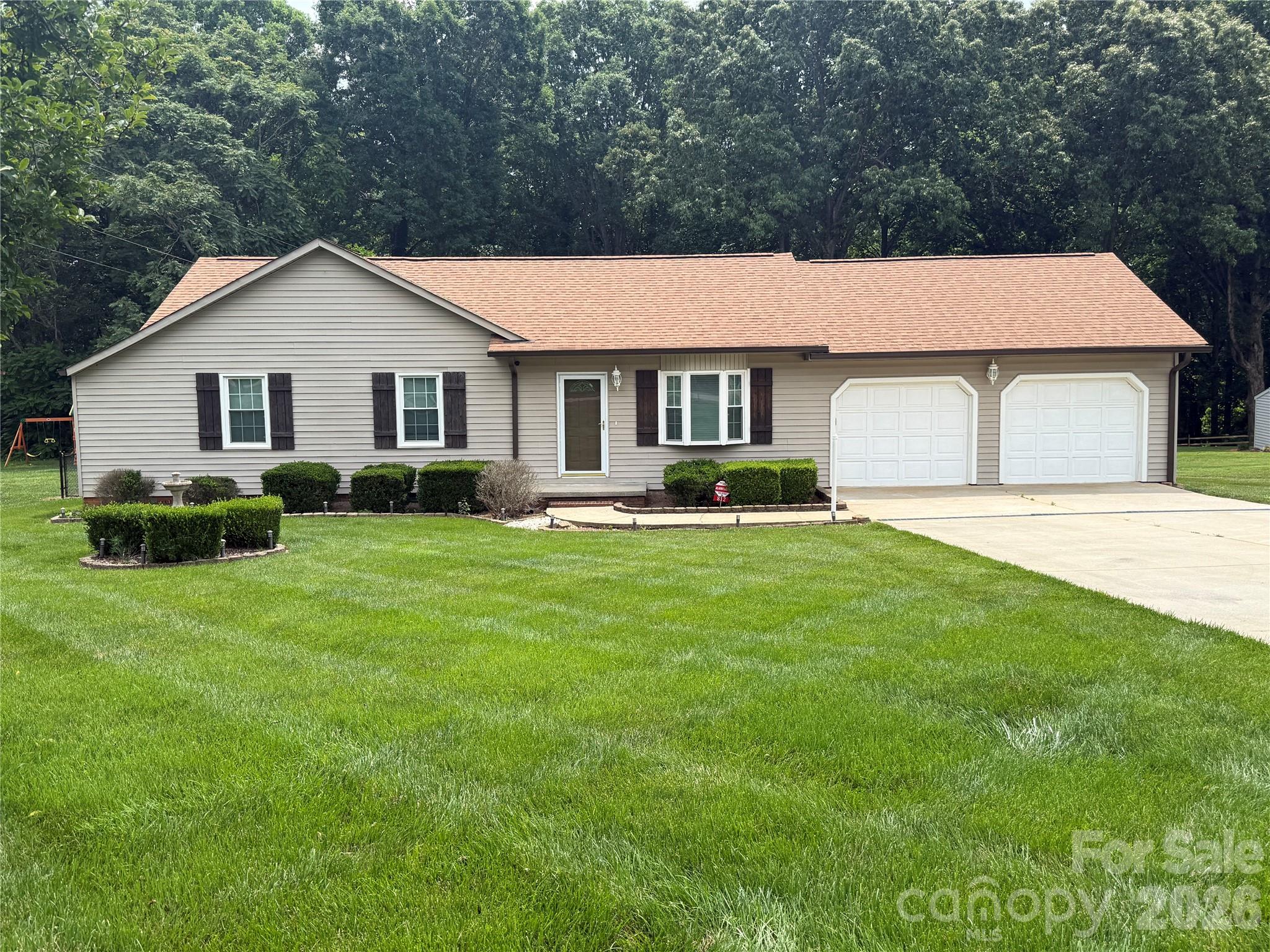 812 Whites Farm Road — Statesville