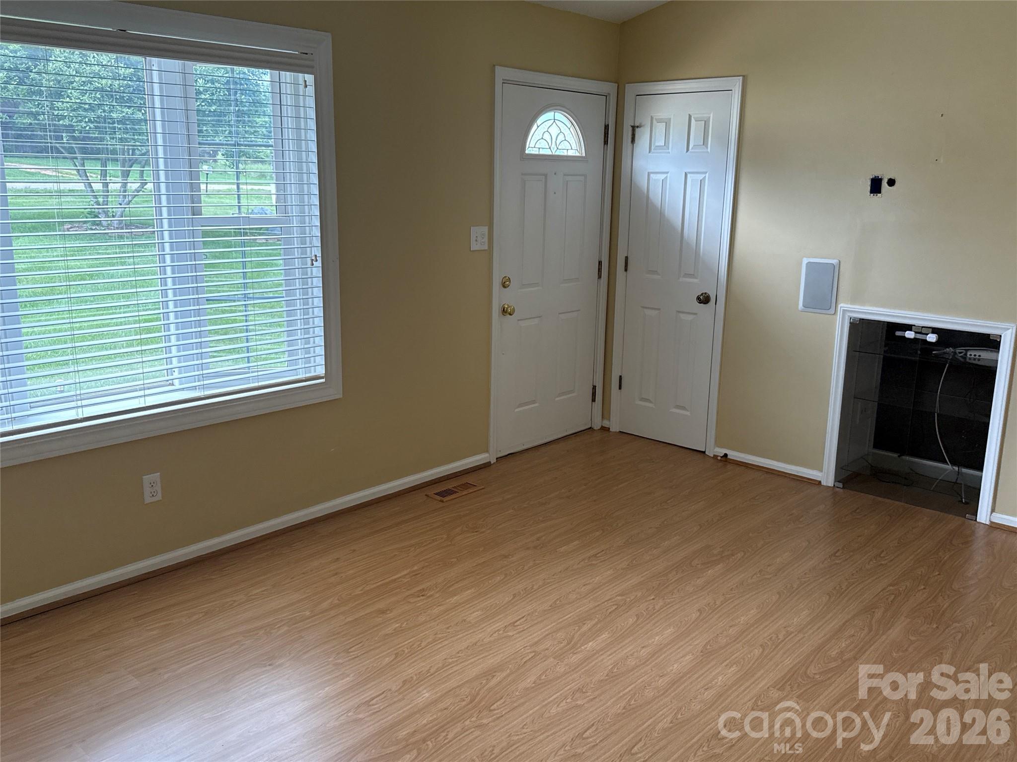 812 Whites Farm Road — Statesville
