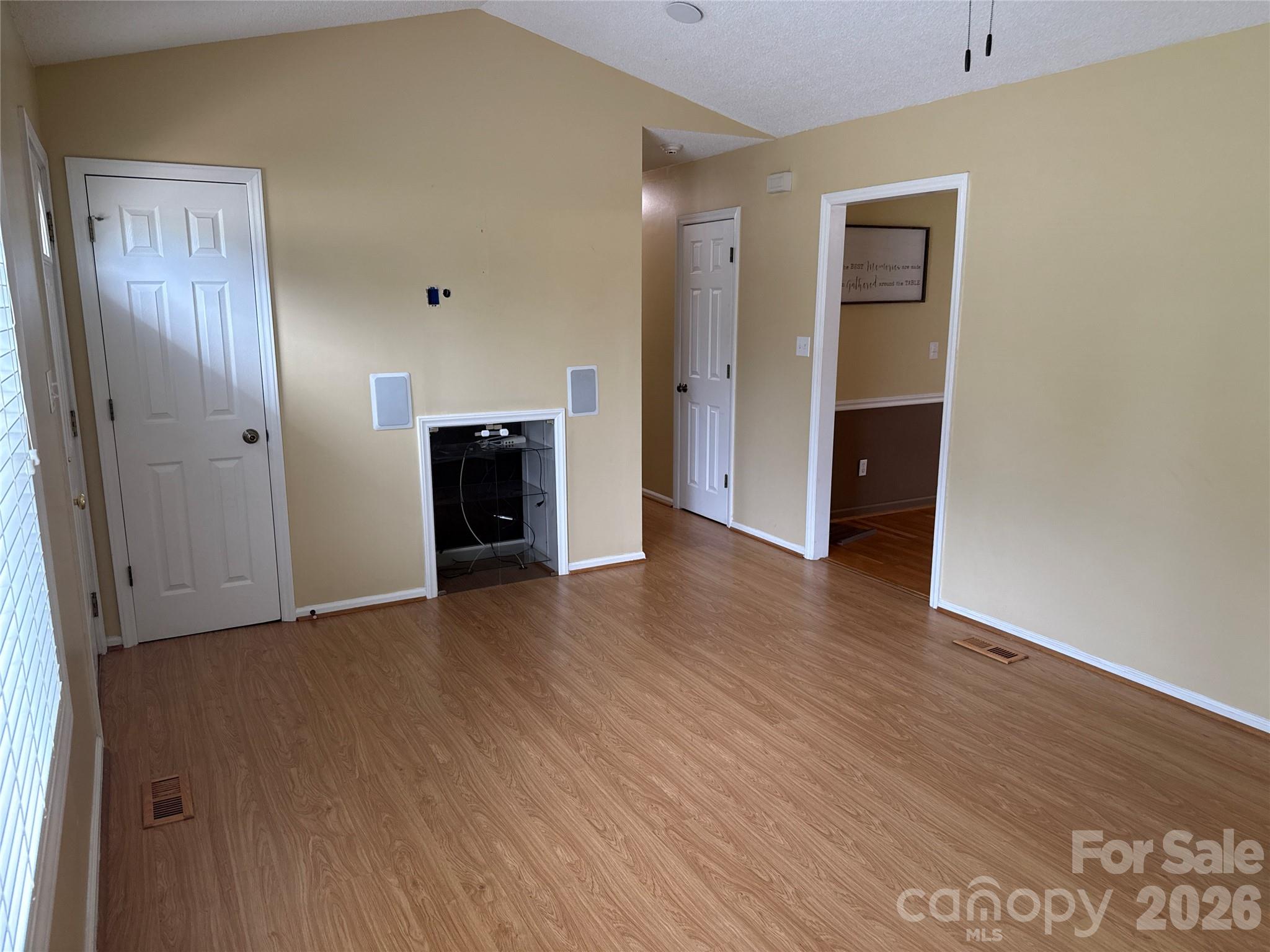 812 Whites Farm Road — Statesville