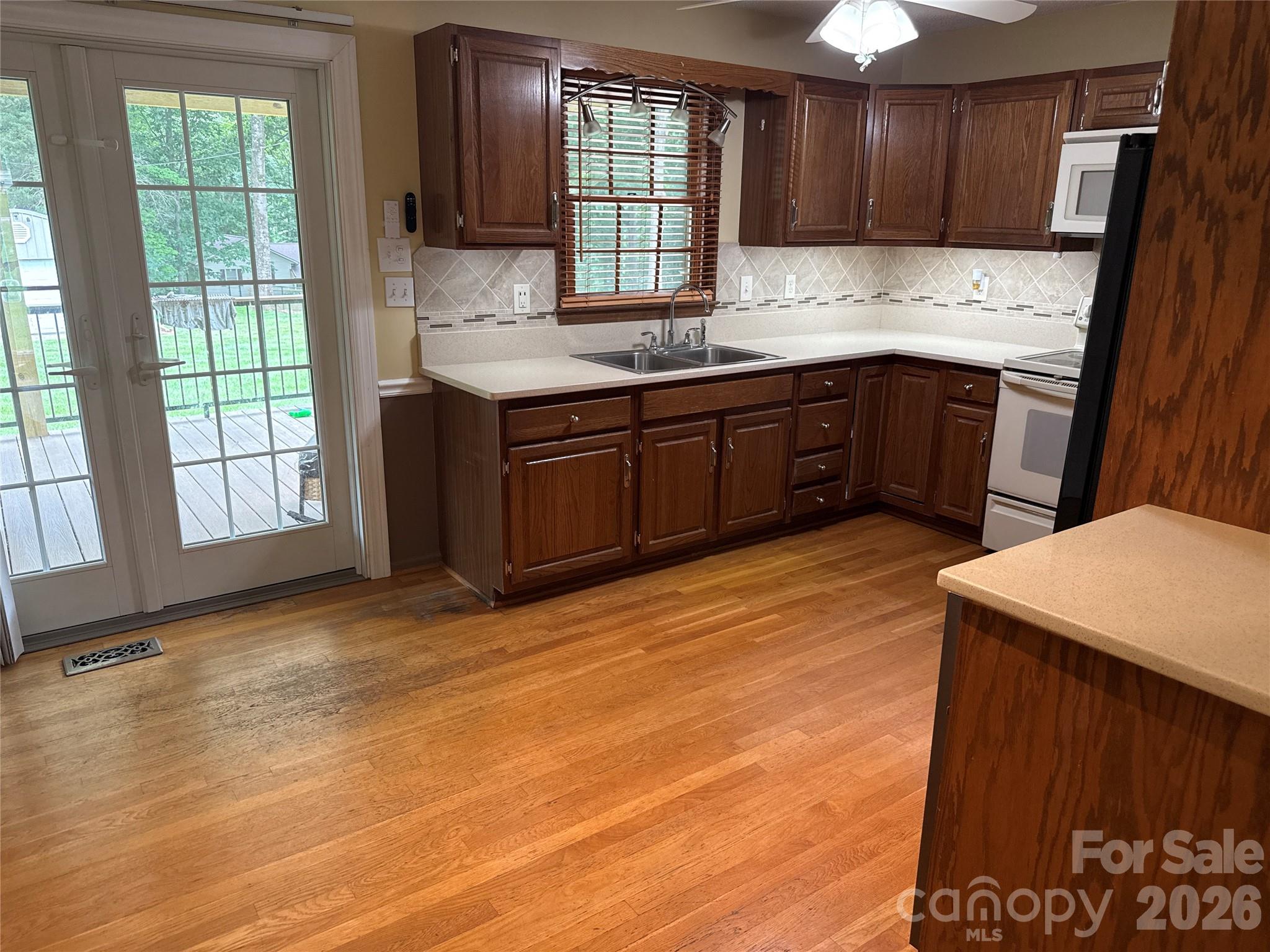 812 Whites Farm Road — Statesville