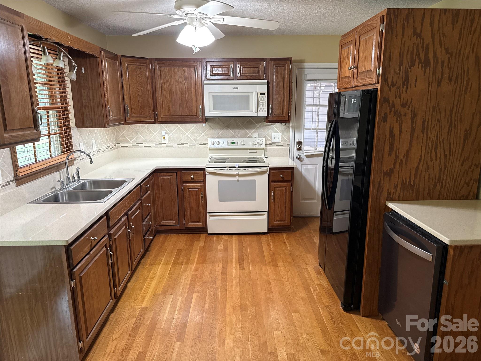 812 Whites Farm Road — Statesville