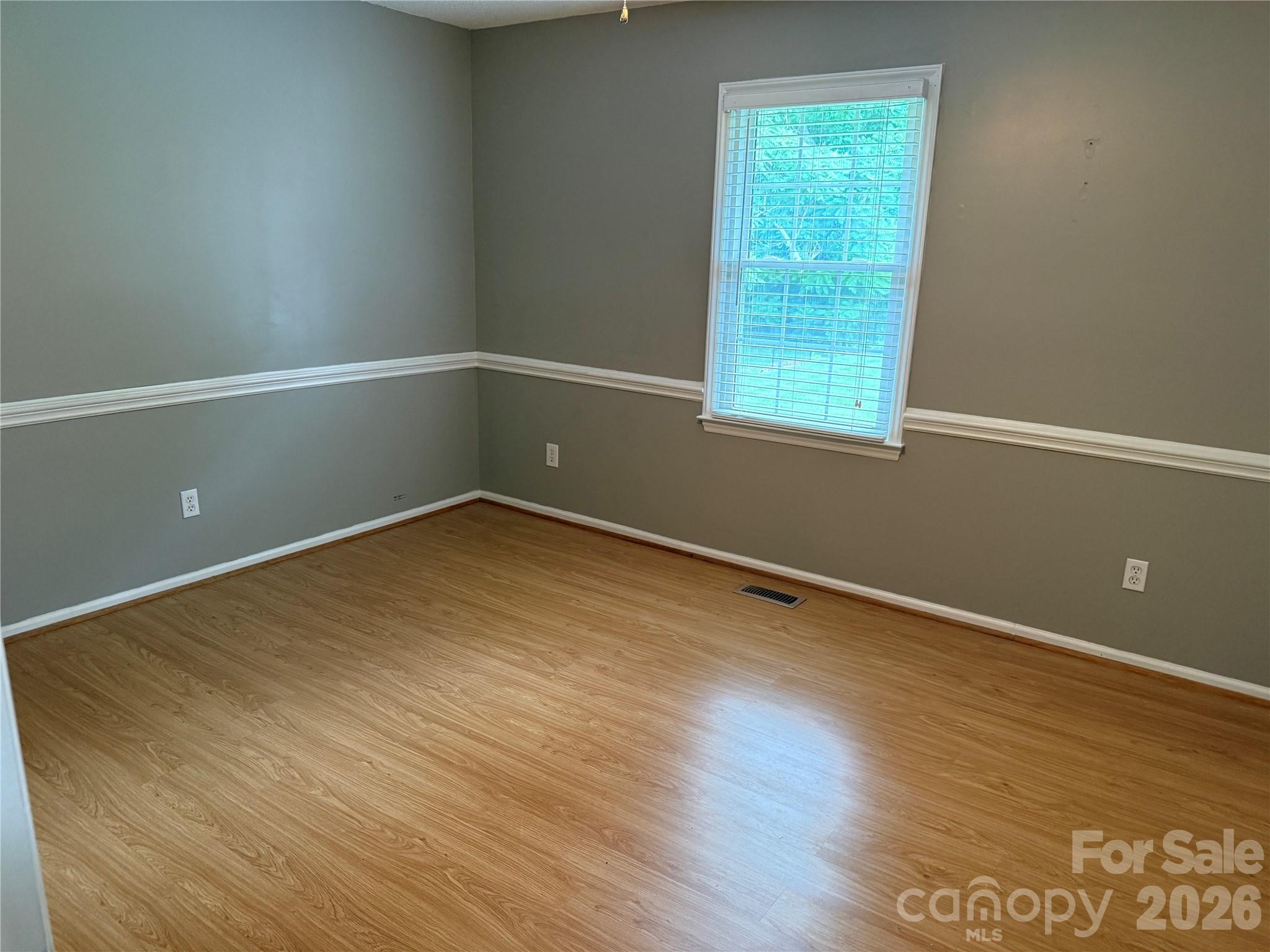 812 Whites Farm Road — Statesville