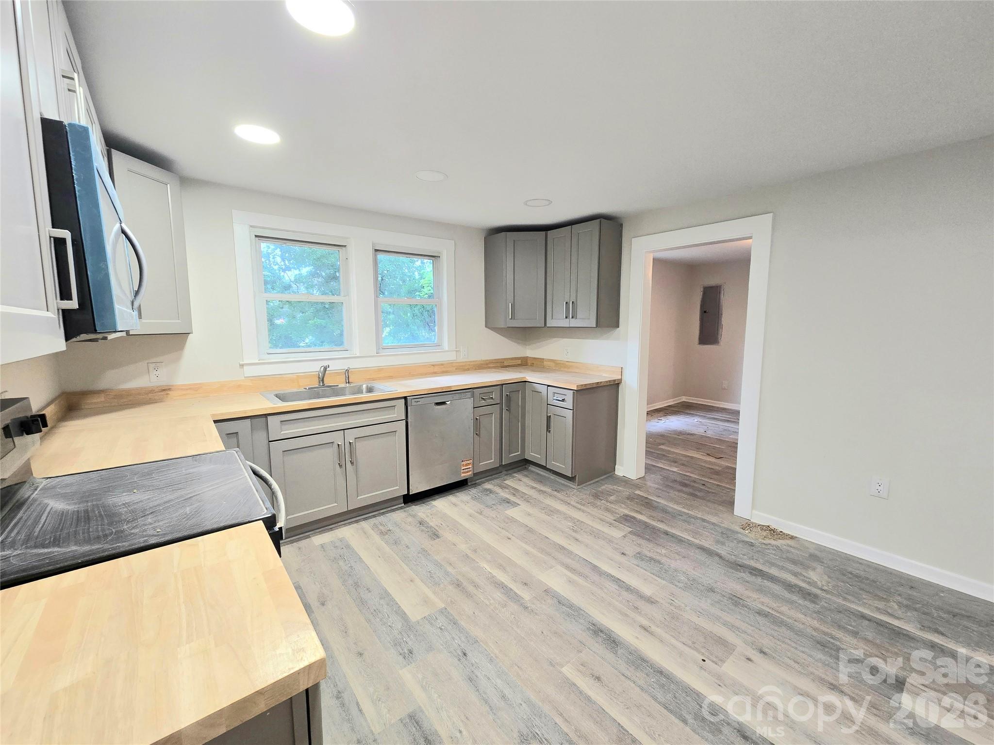 357 8th Avenue Drive SW — Hickory