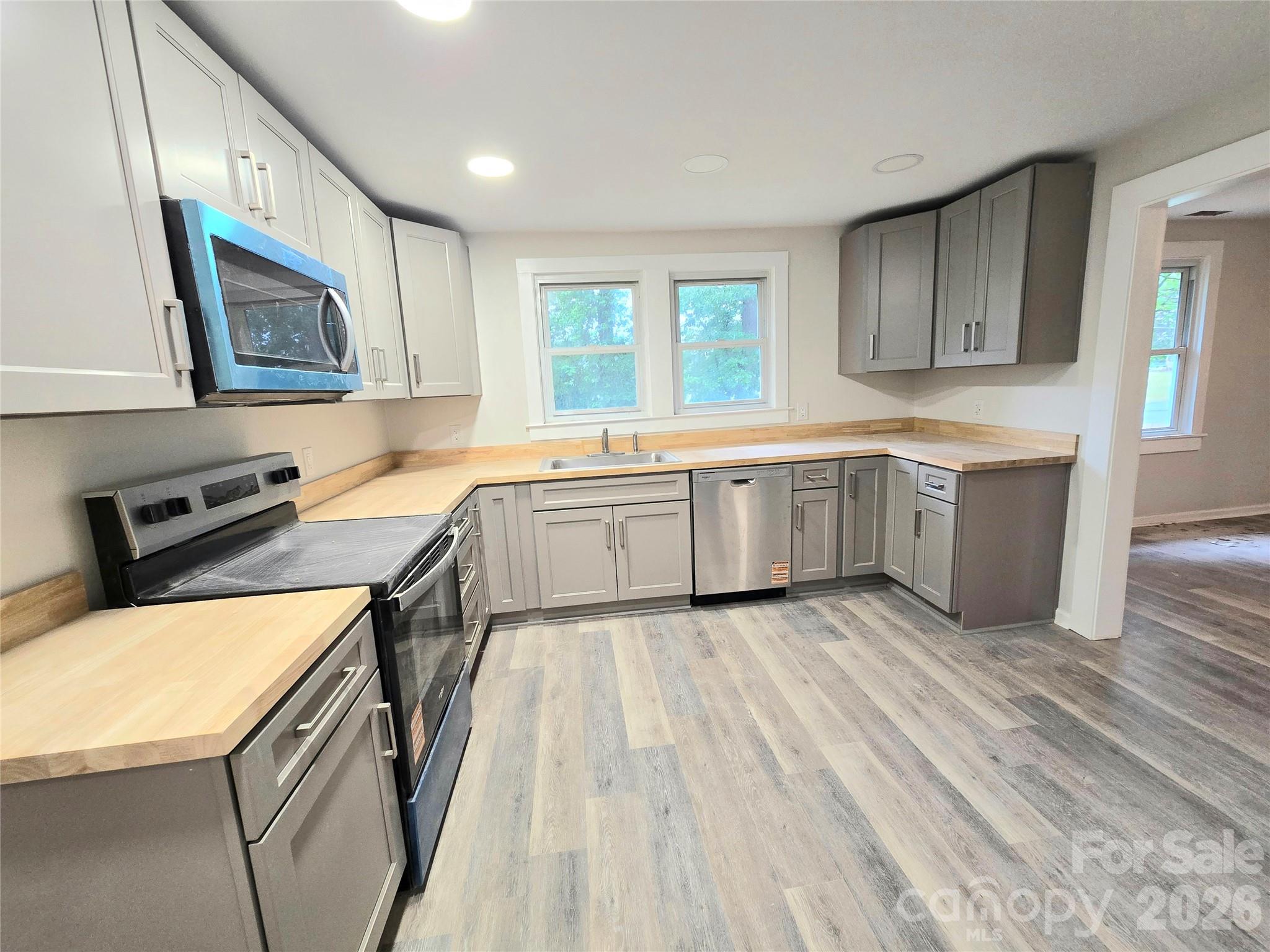 357 8th Avenue Drive SW — Hickory