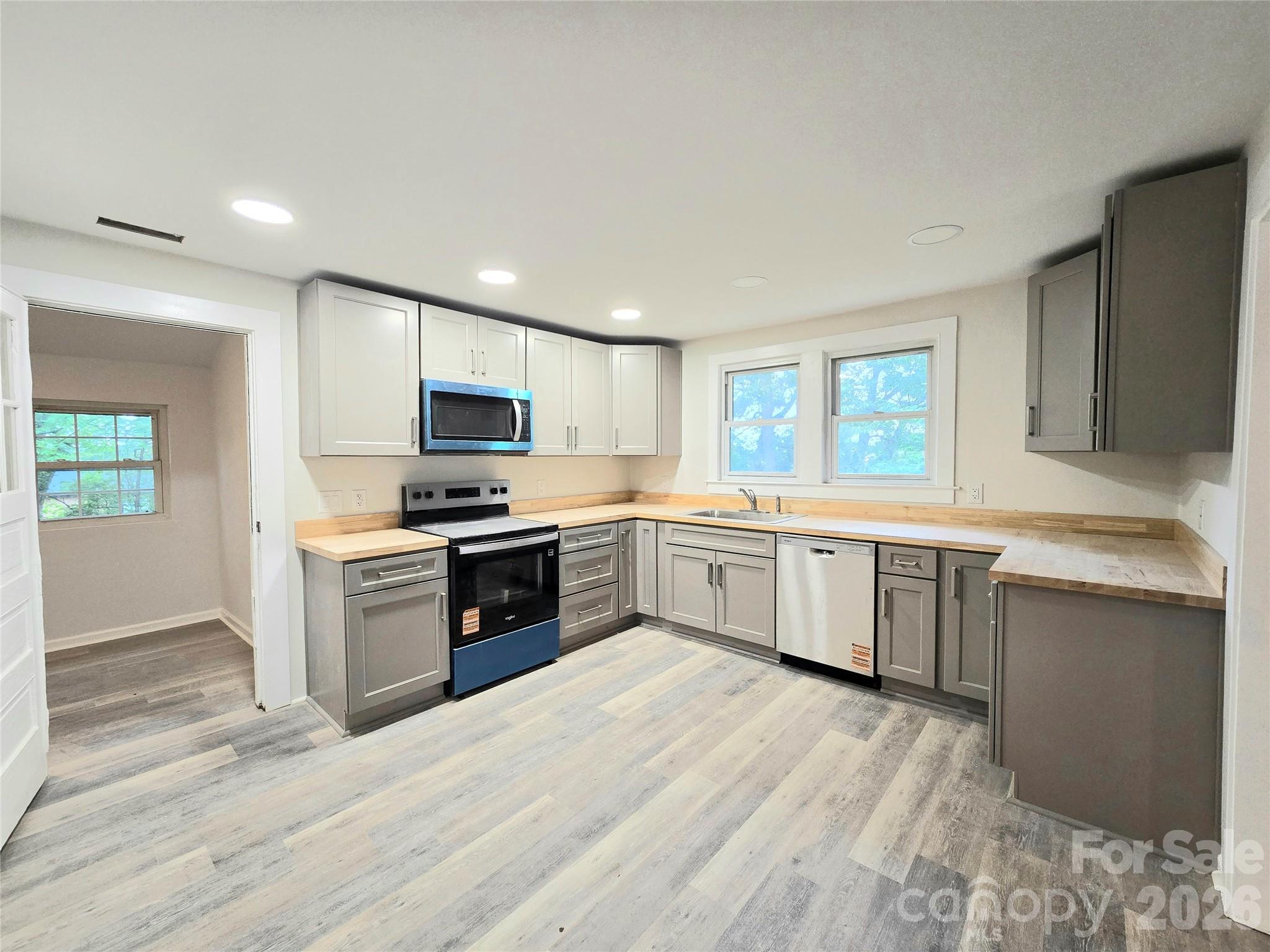 357 8th Avenue Drive SW — Hickory