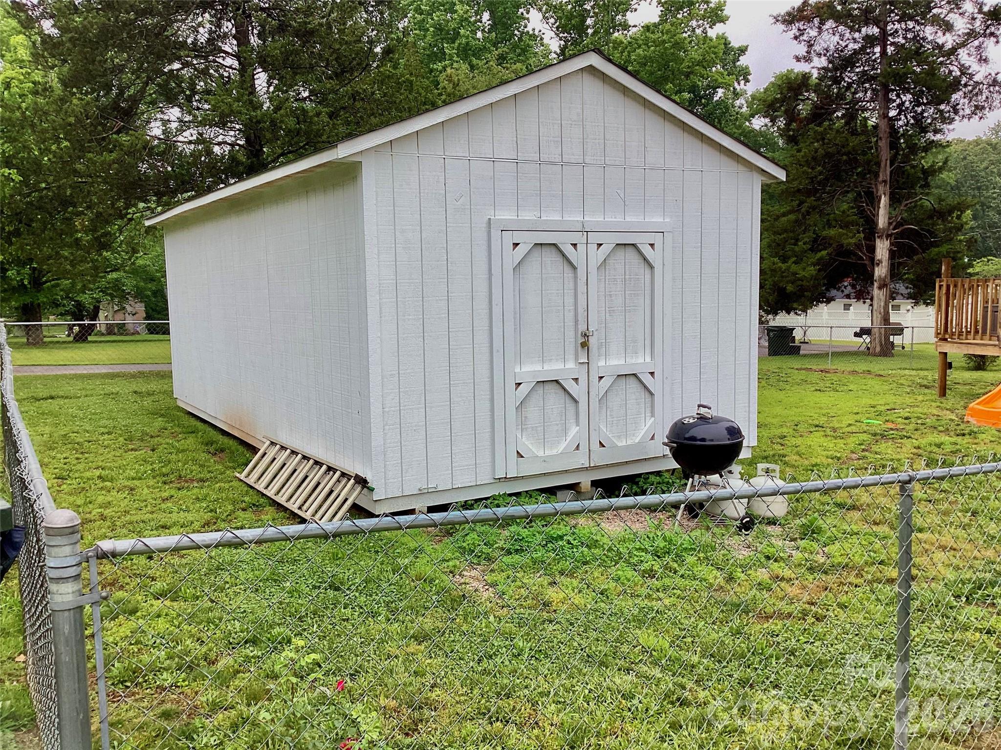 301 Woodland Drive — York