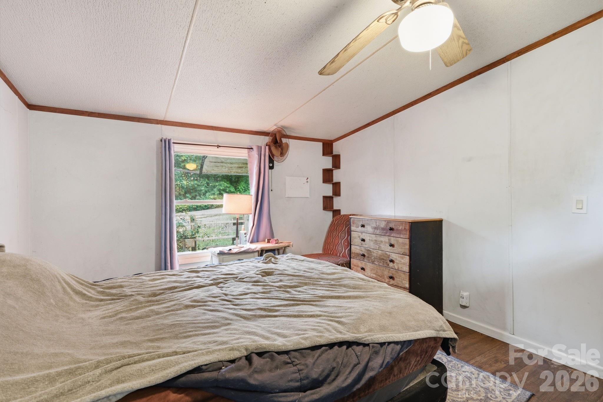131 Vinewood Circle — Asheville