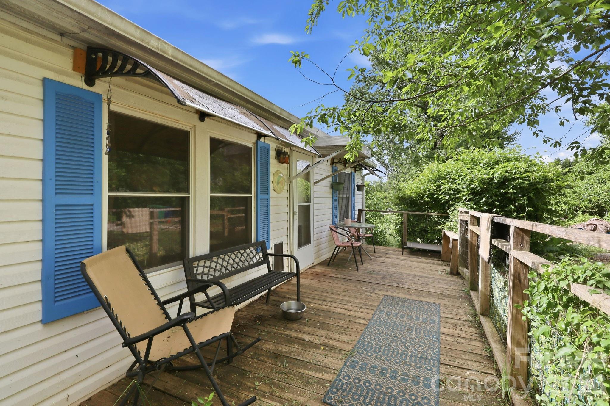 131 Vinewood Circle — Asheville