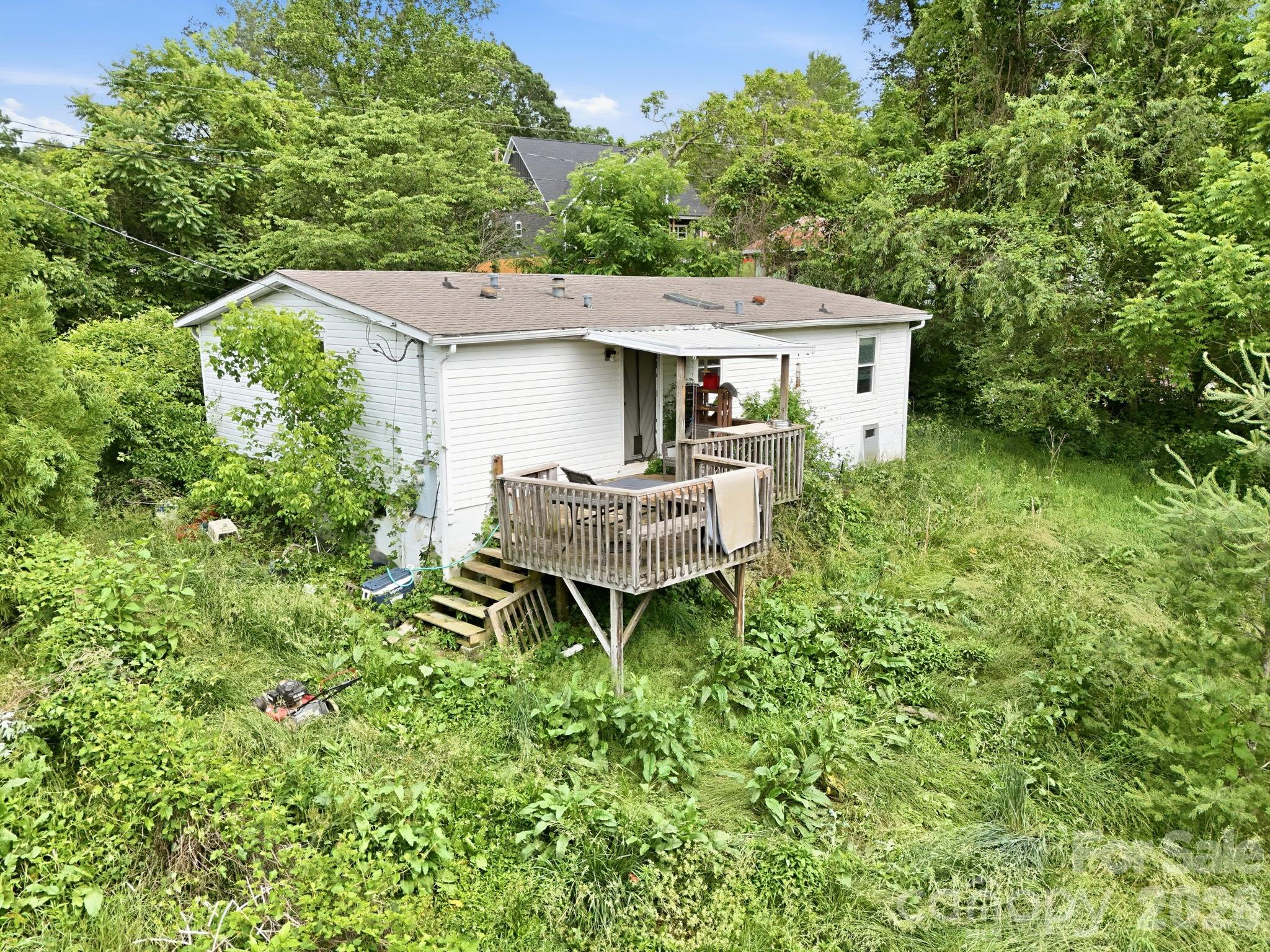131 Vinewood Circle — Asheville