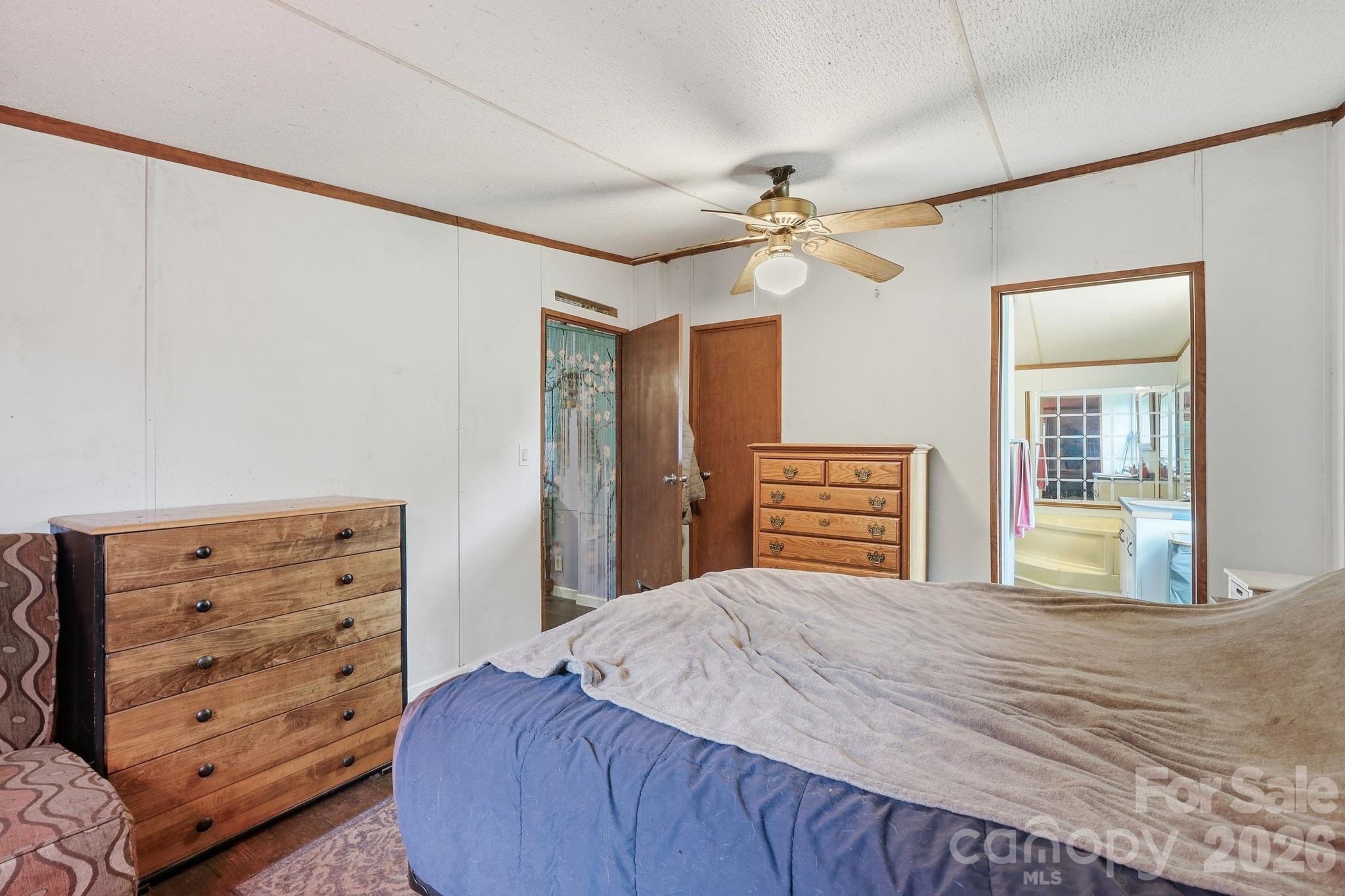 131 Vinewood Circle — Asheville
