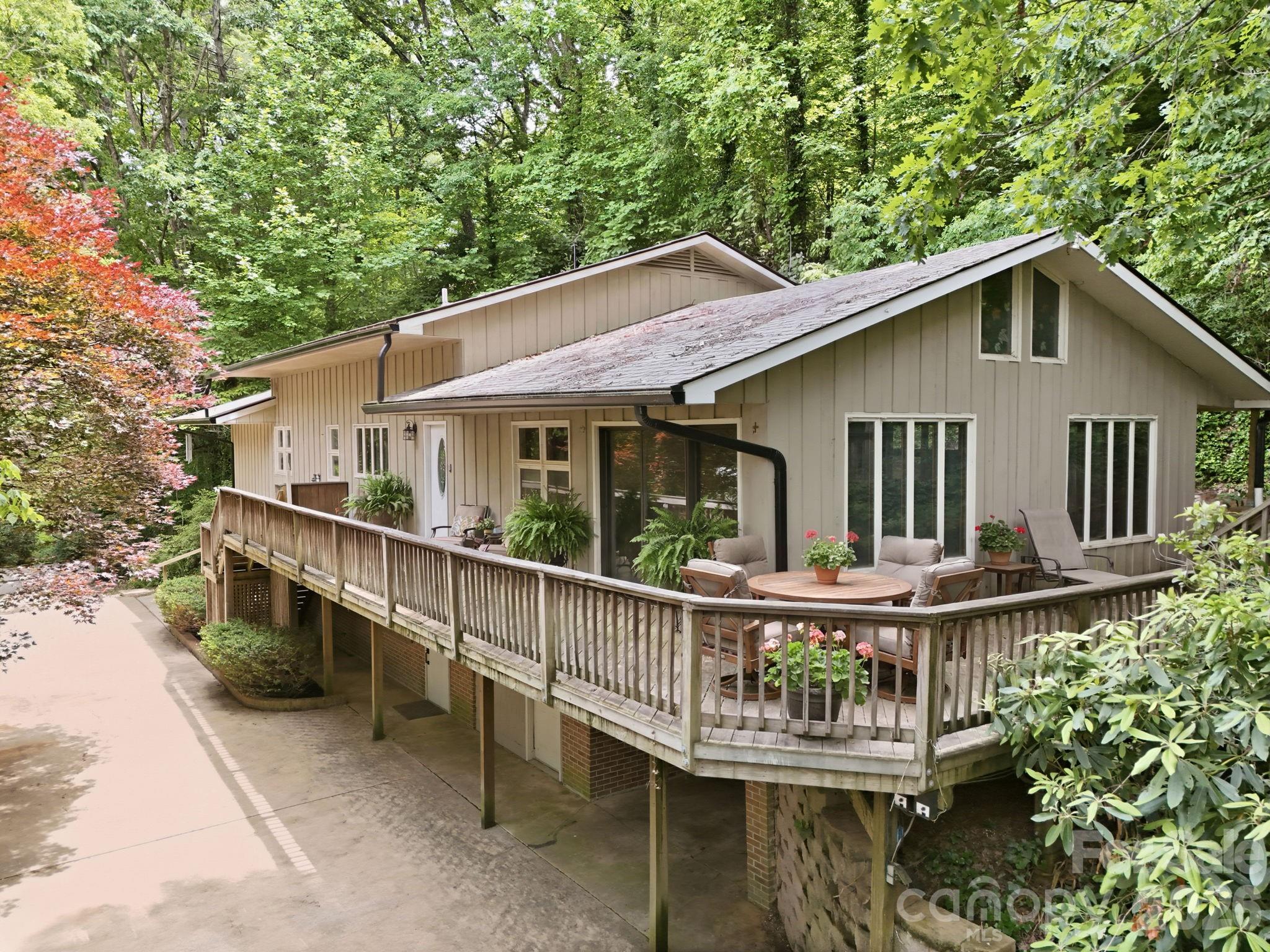 120 Stovall Street — Waynesville