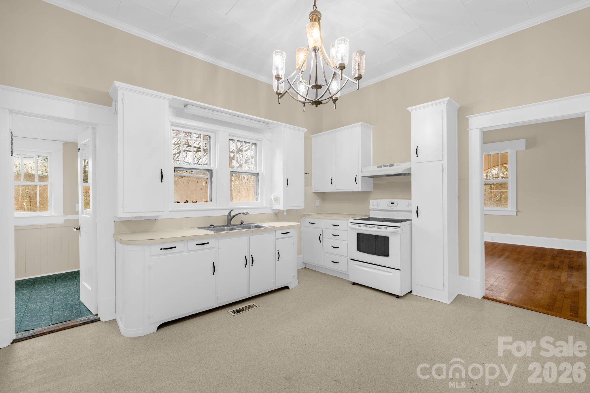 1820 S Park Drive — Reidsville