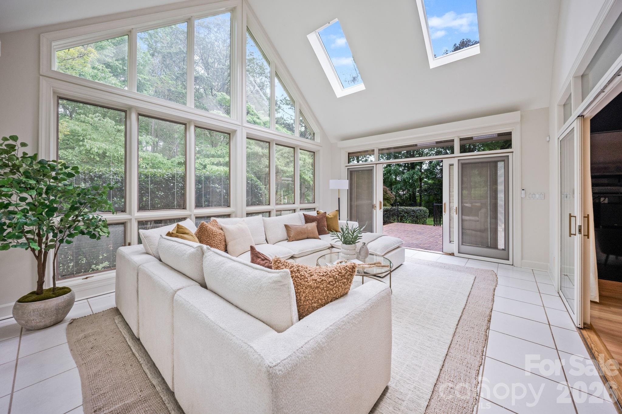 5901 Marsailles Court — Charlotte