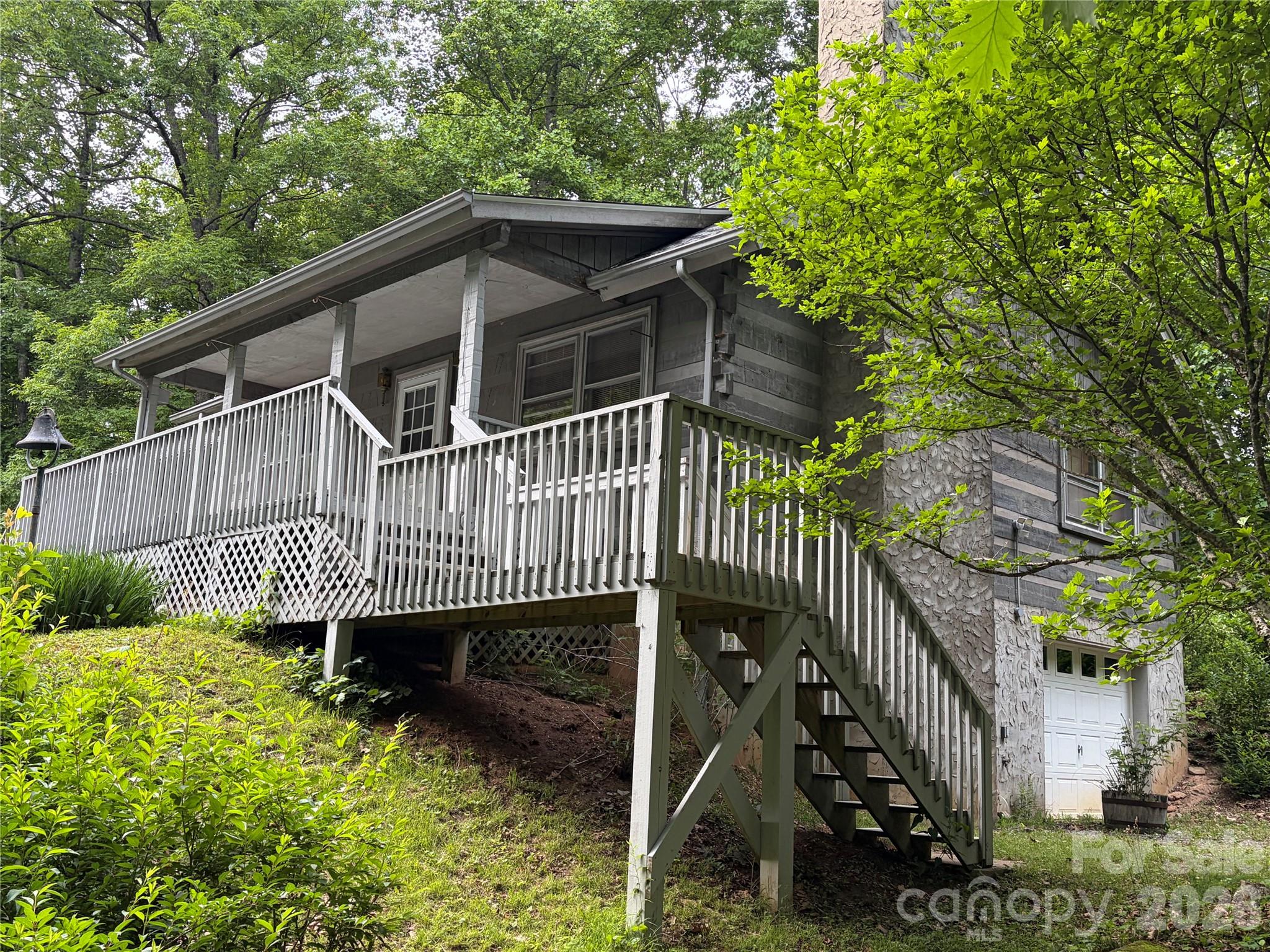 377 Woodstream Road — Waynesville