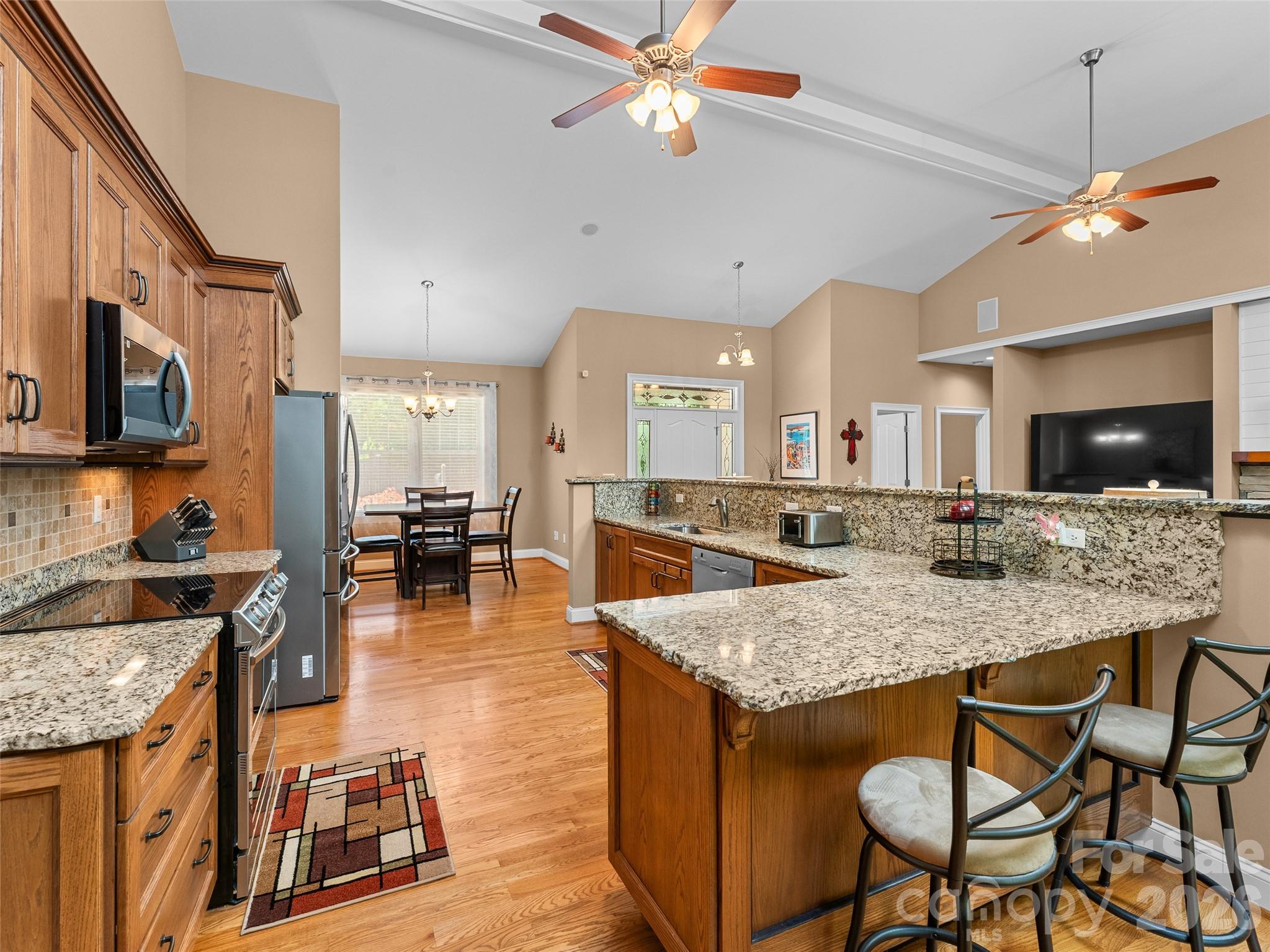 25 Linden Turn S — Hendersonville