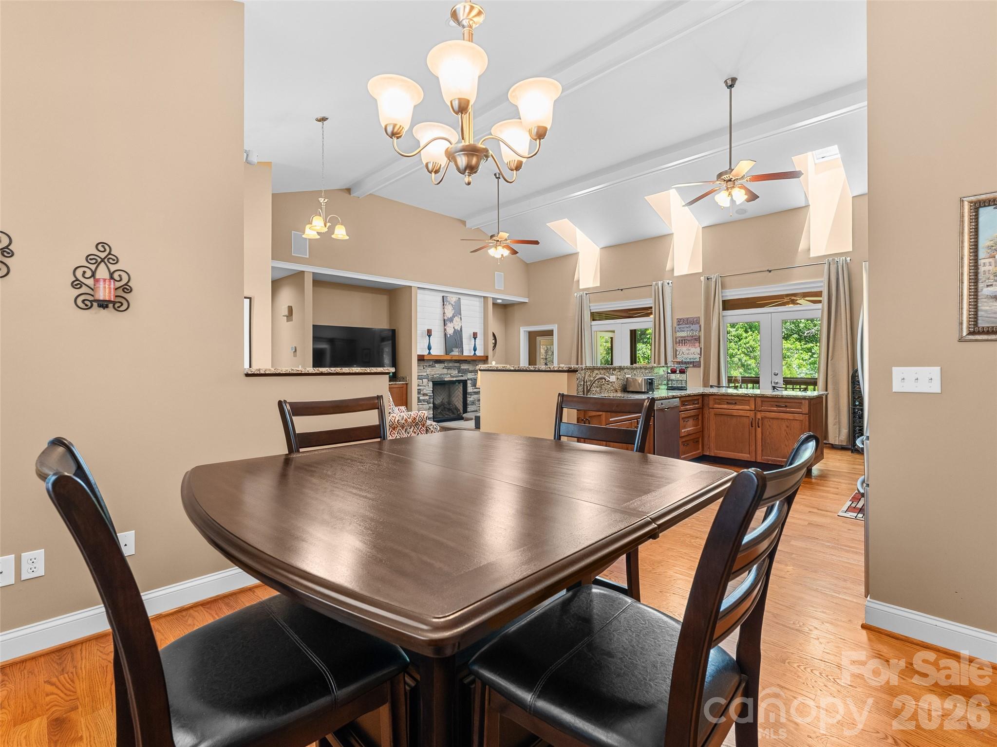 25 Linden Turn S — Hendersonville