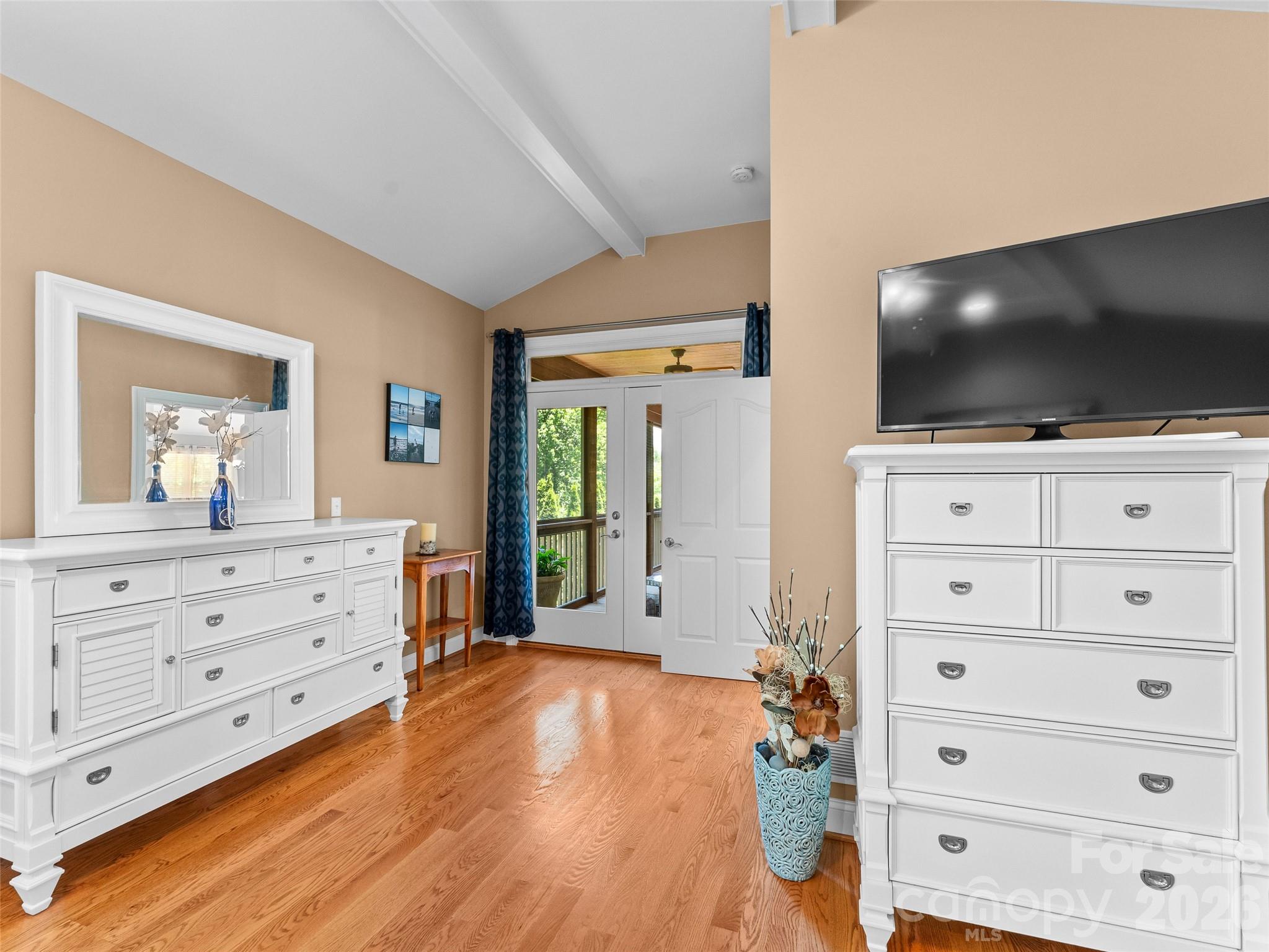 25 Linden Turn S — Hendersonville