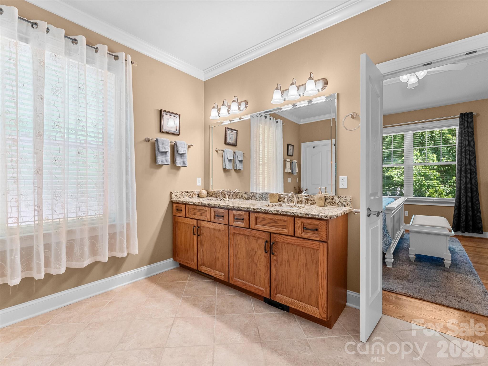 25 Linden Turn S — Hendersonville