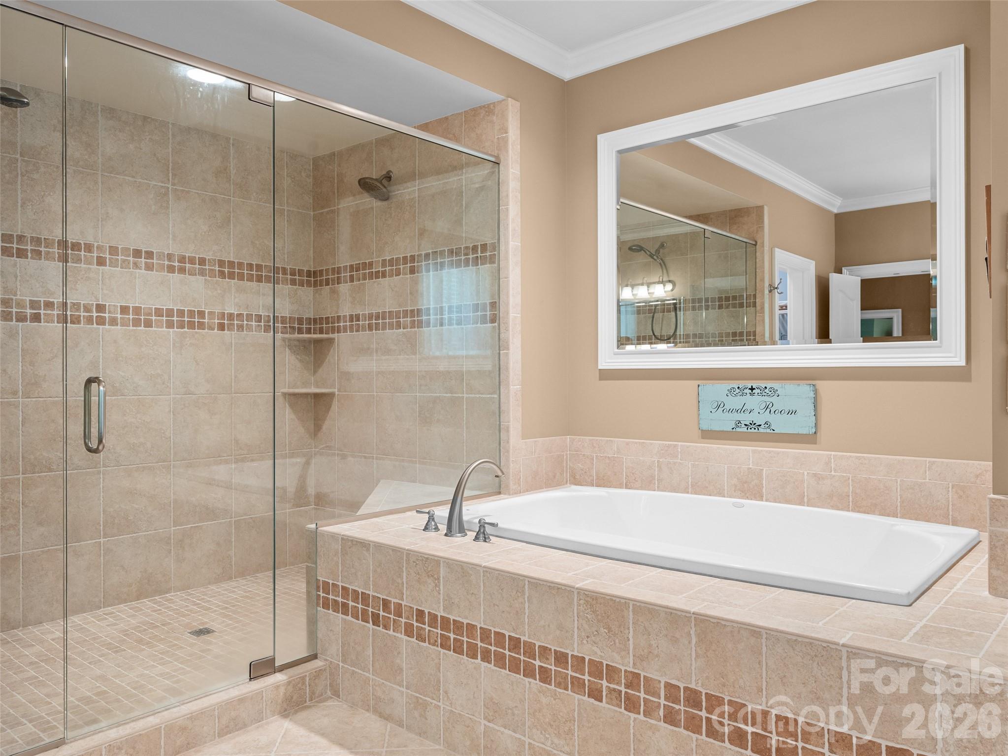 25 Linden Turn S — Hendersonville