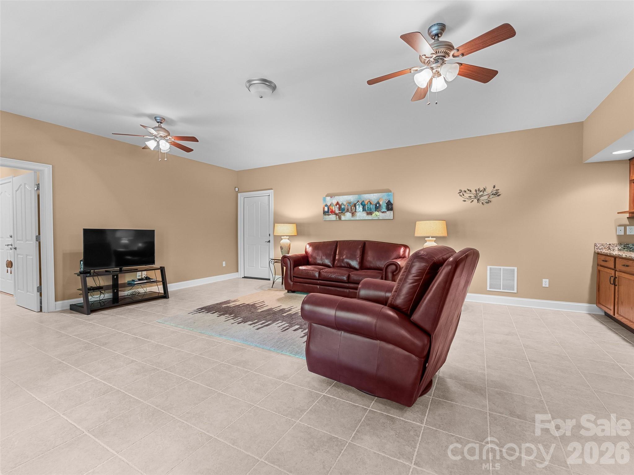 25 Linden Turn S — Hendersonville