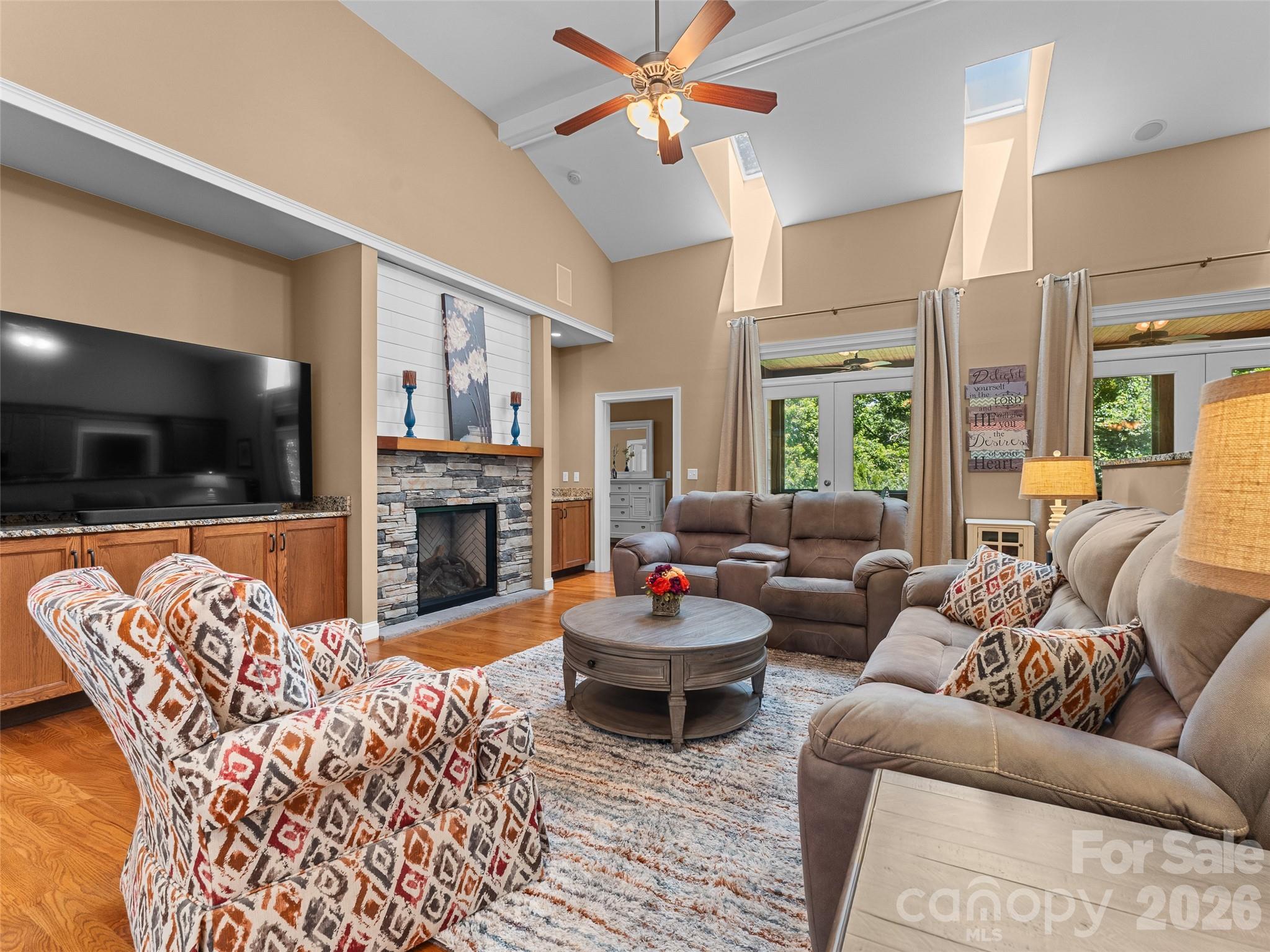 25 Linden Turn S — Hendersonville