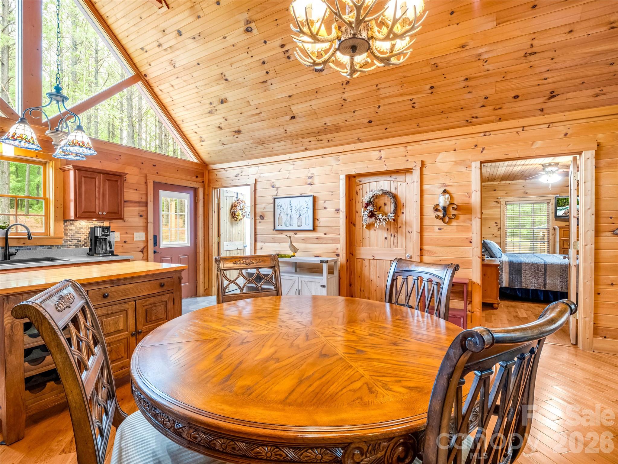 442 Whitestone Circle — Union Mills