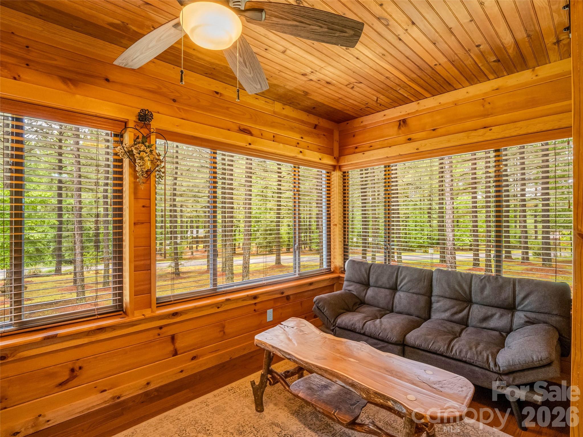 442 Whitestone Circle — Union Mills