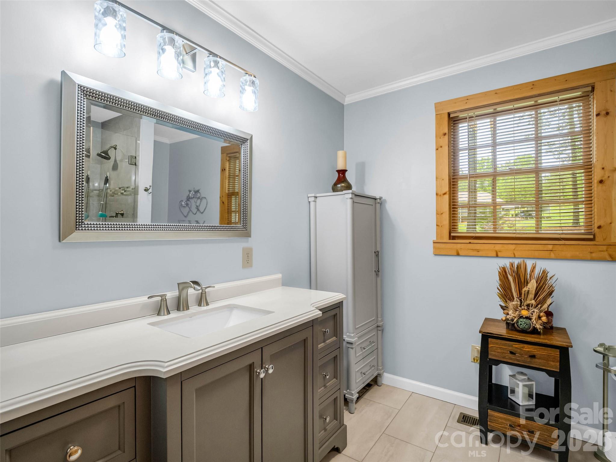 442 Whitestone Circle — Union Mills