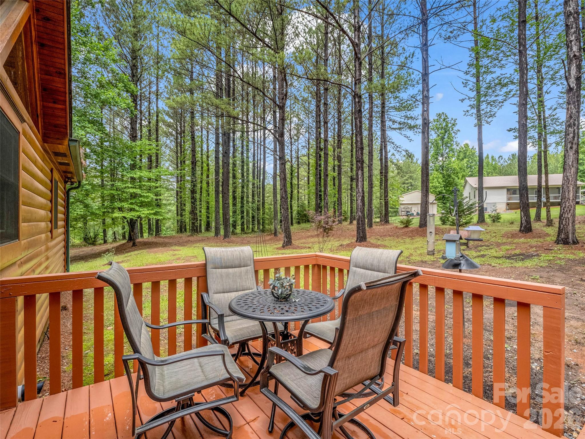 442 Whitestone Circle — Union Mills
