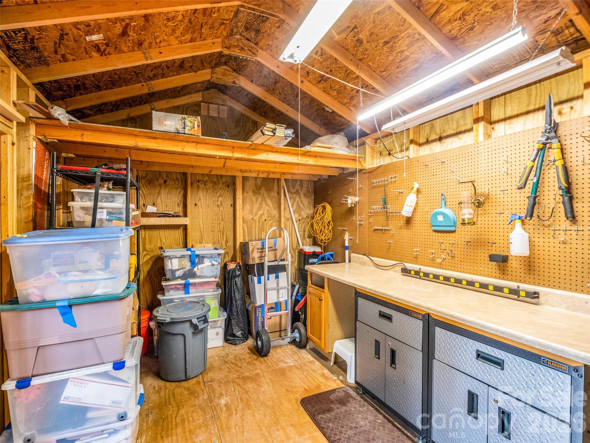 442 Whitestone Circle — Union Mills