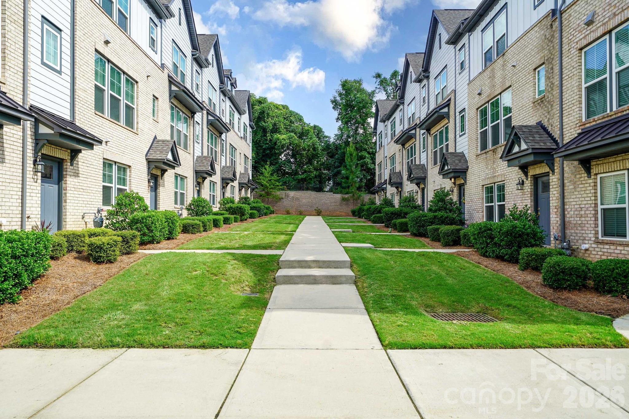 507 Upper Stone Circle — Charlotte