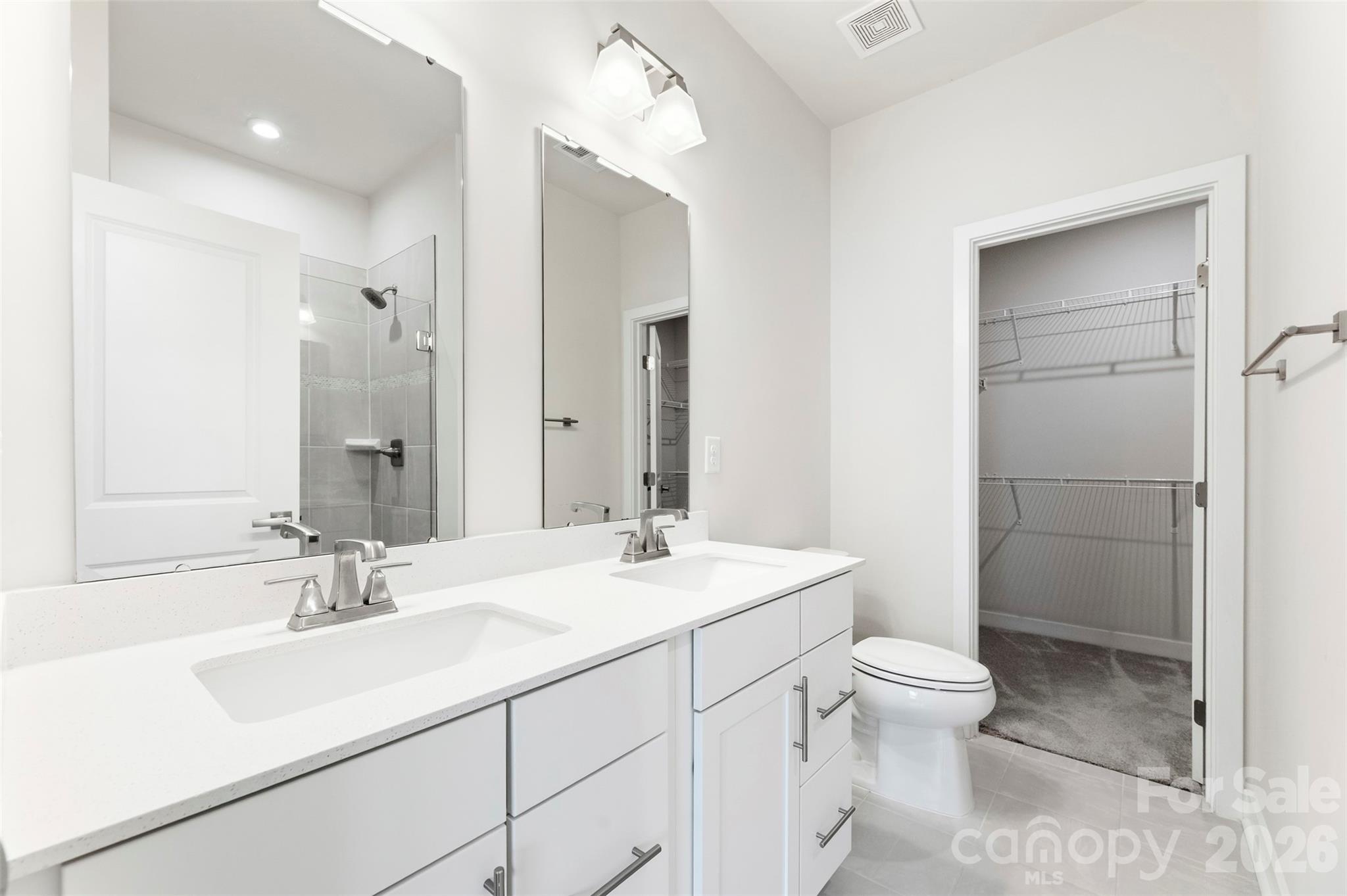1049 Simcoe Lane — Charlotte