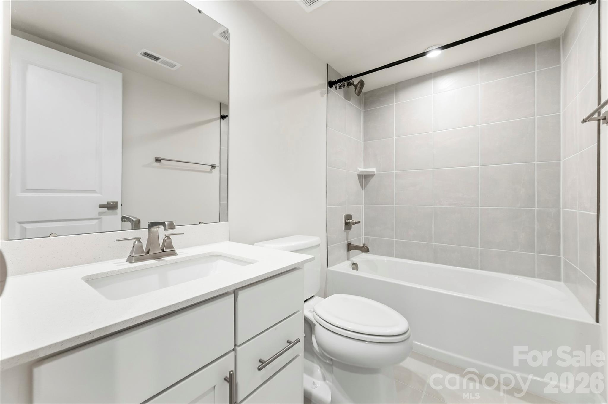 1049 Simcoe Lane — Charlotte