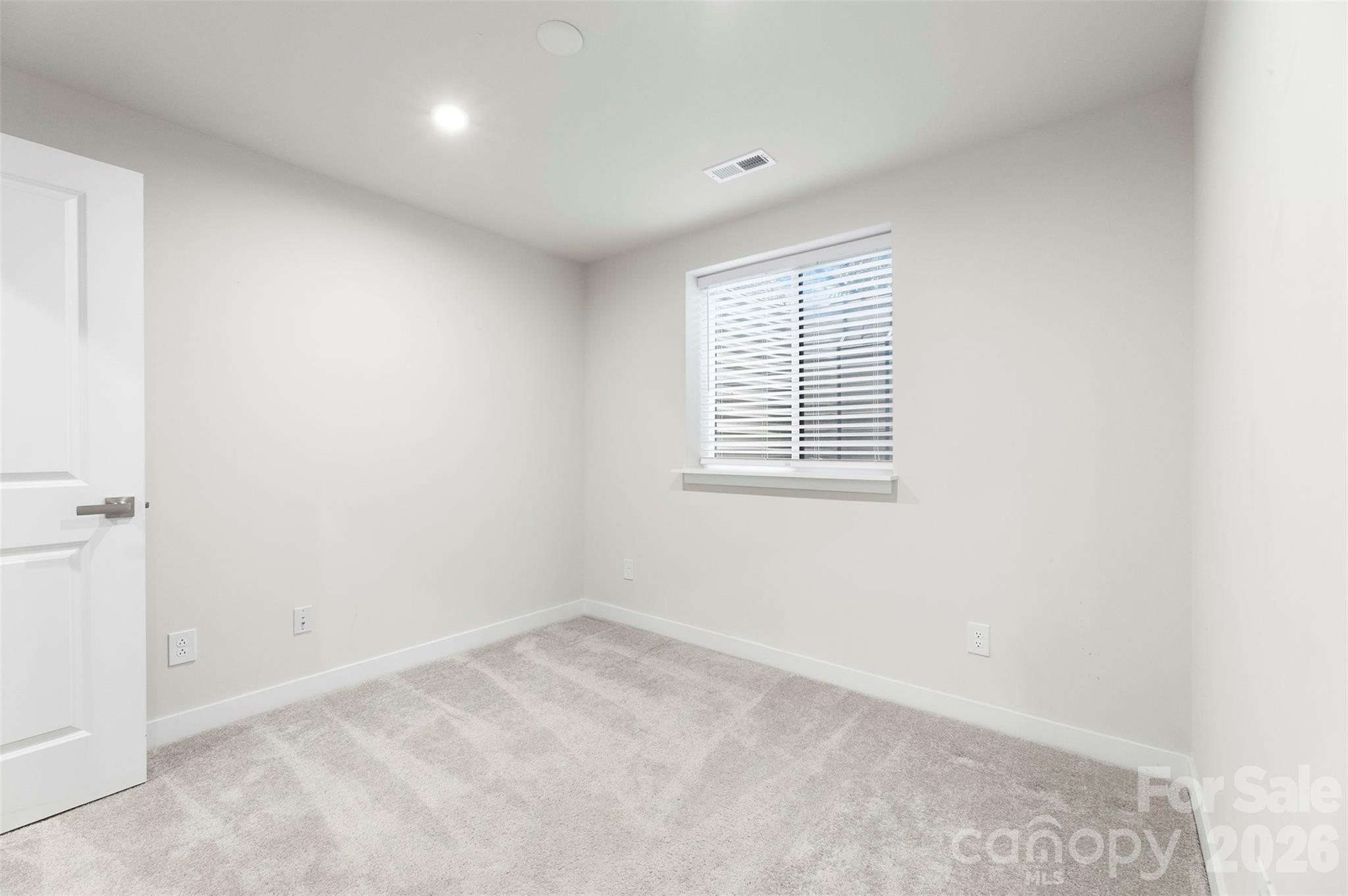1049 Simcoe Lane — Charlotte