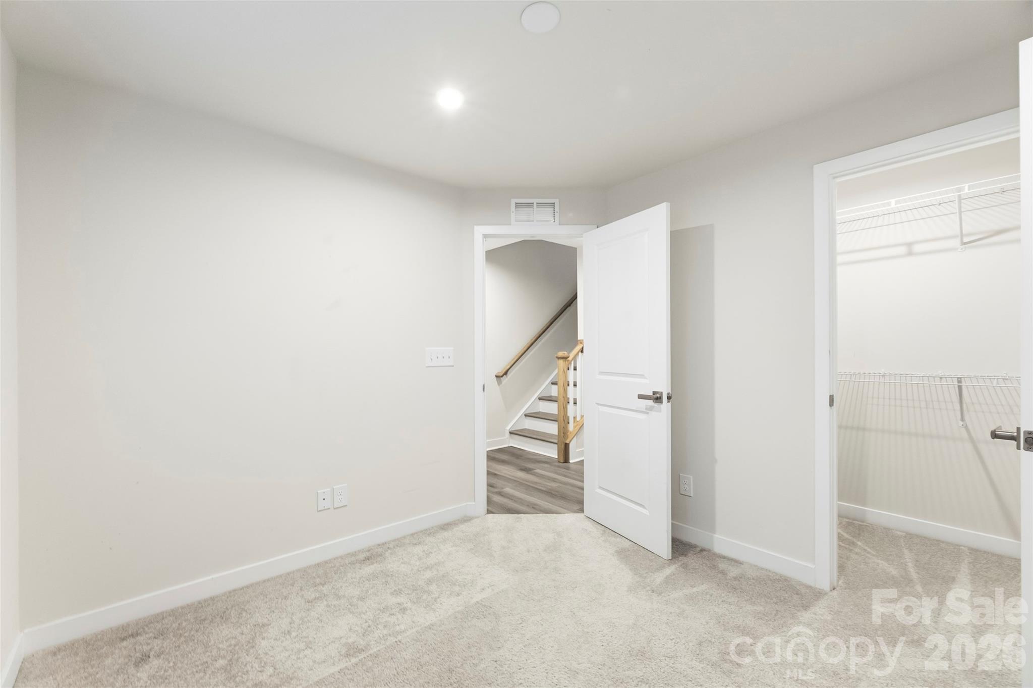 1049 Simcoe Lane — Charlotte