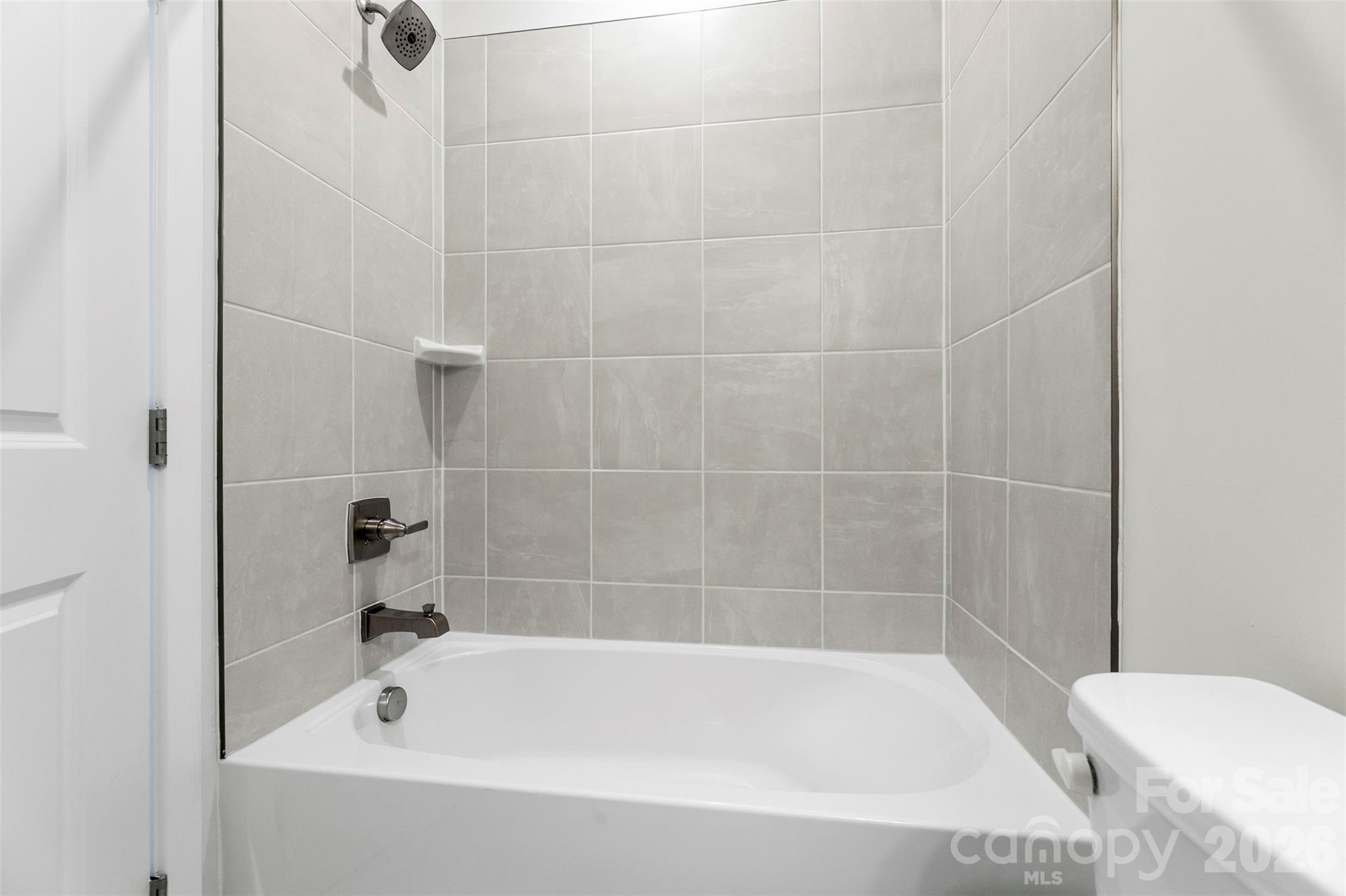 1049 Simcoe Lane — Charlotte
