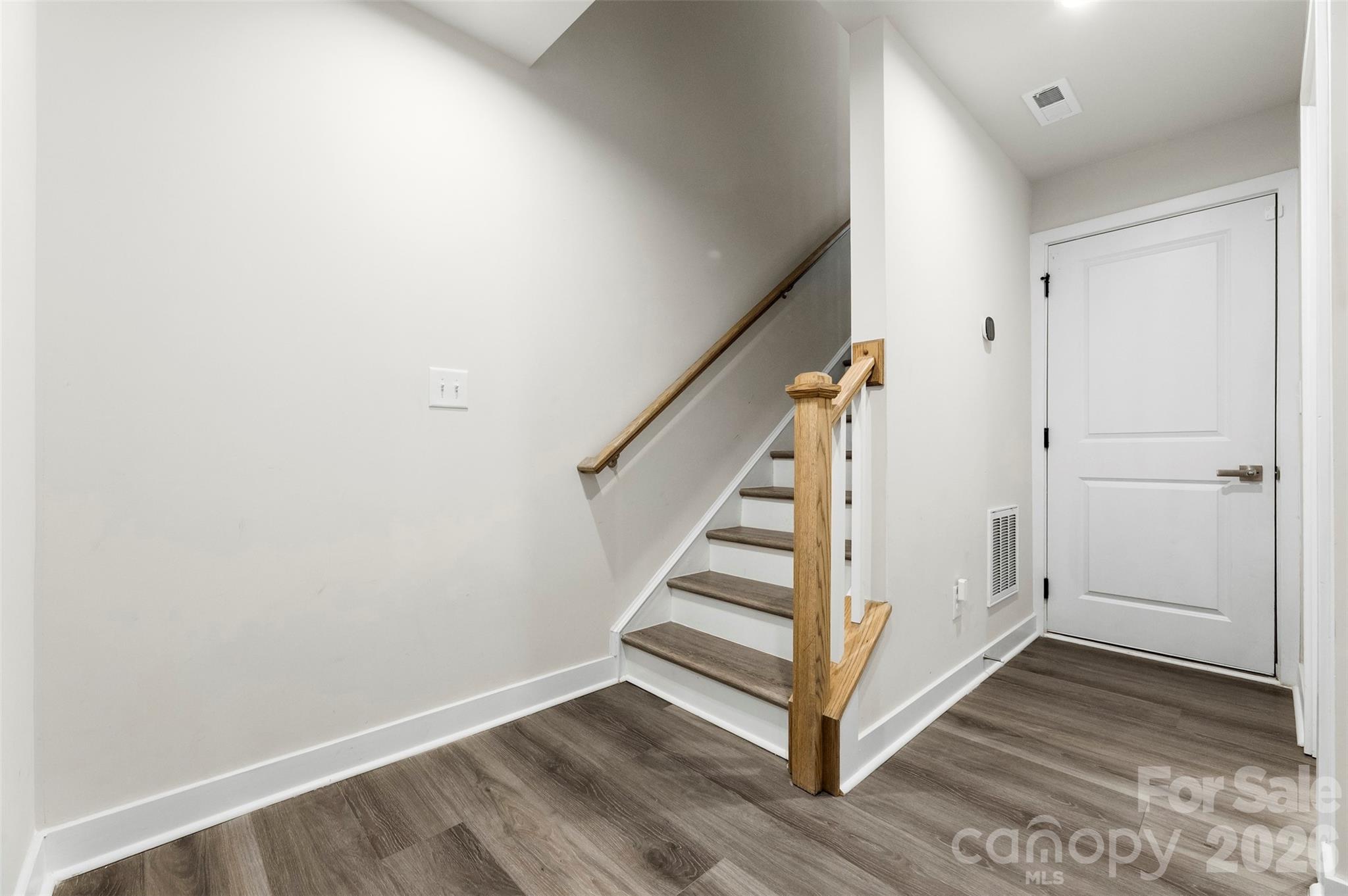 1049 Simcoe Lane — Charlotte