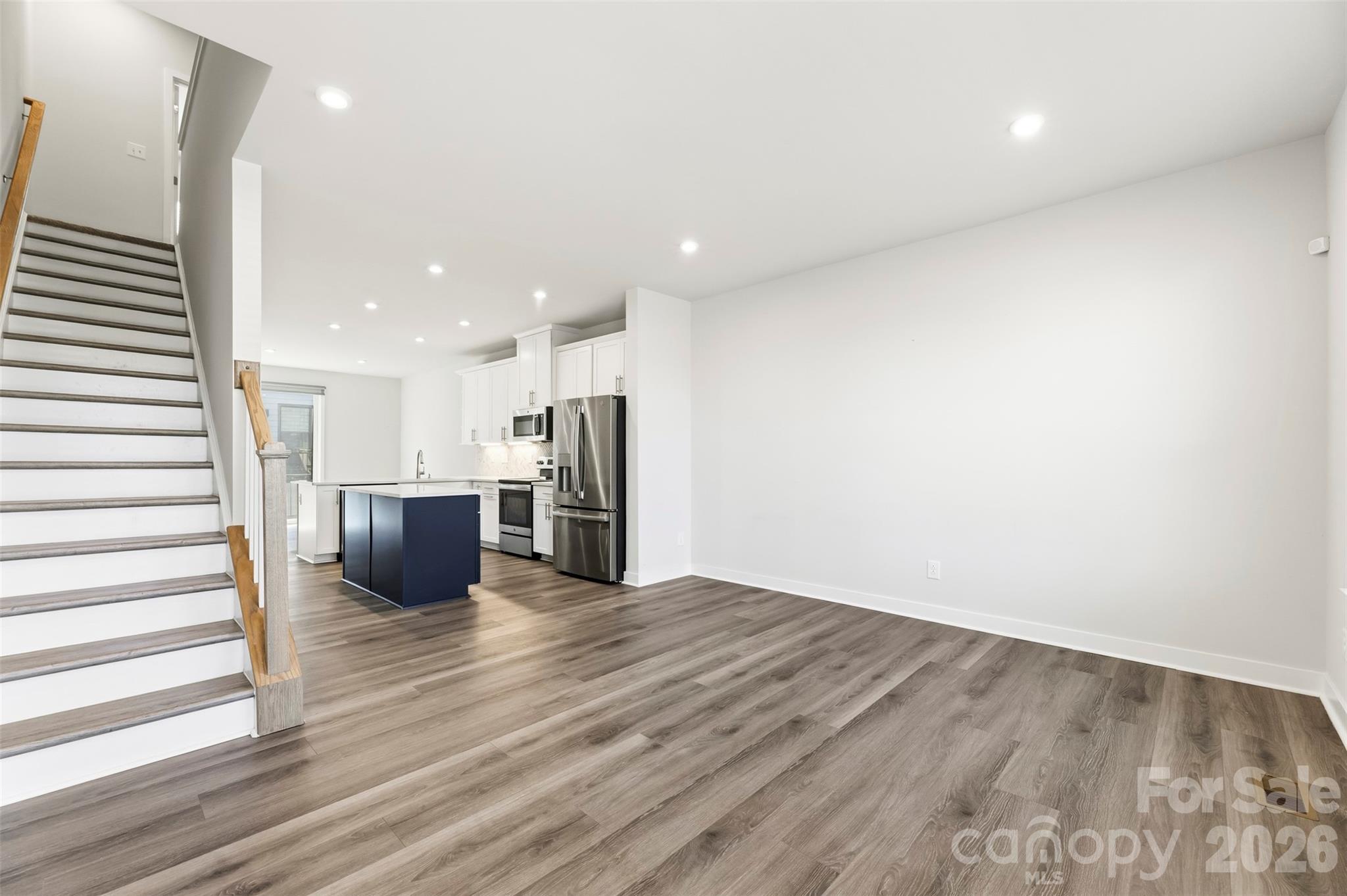 1049 Simcoe Lane — Charlotte