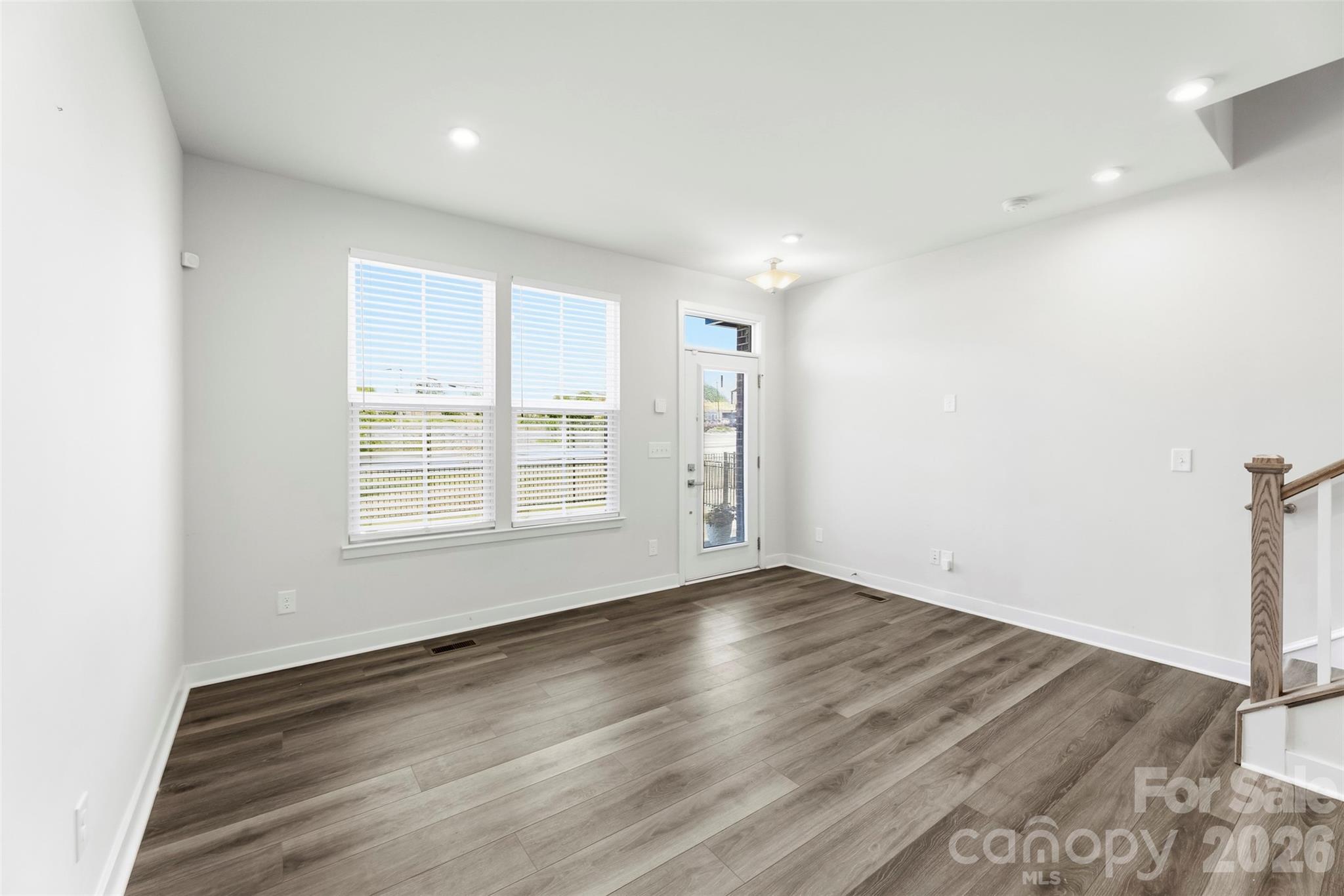 1049 Simcoe Lane — Charlotte
