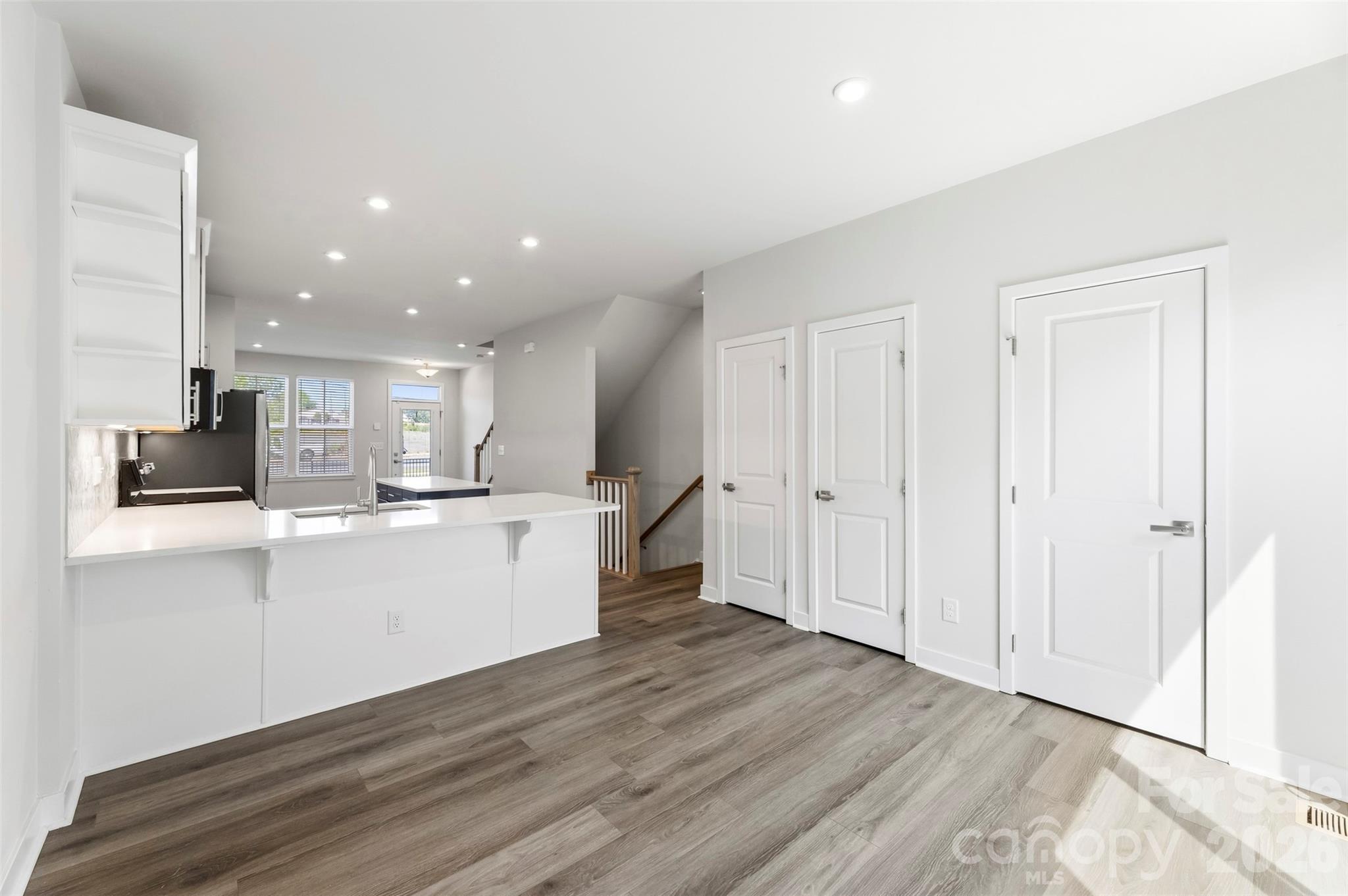 1049 Simcoe Lane — Charlotte