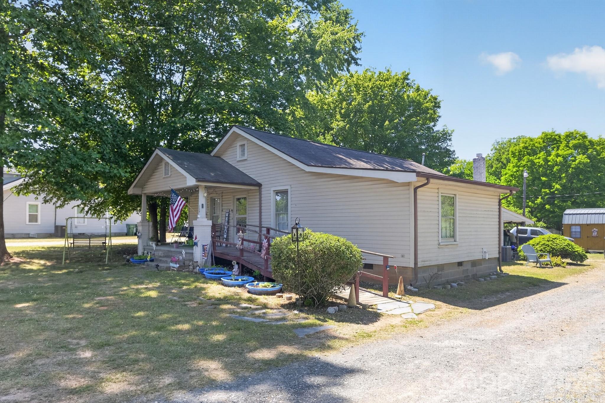 512 W Bank Street — Salisbury