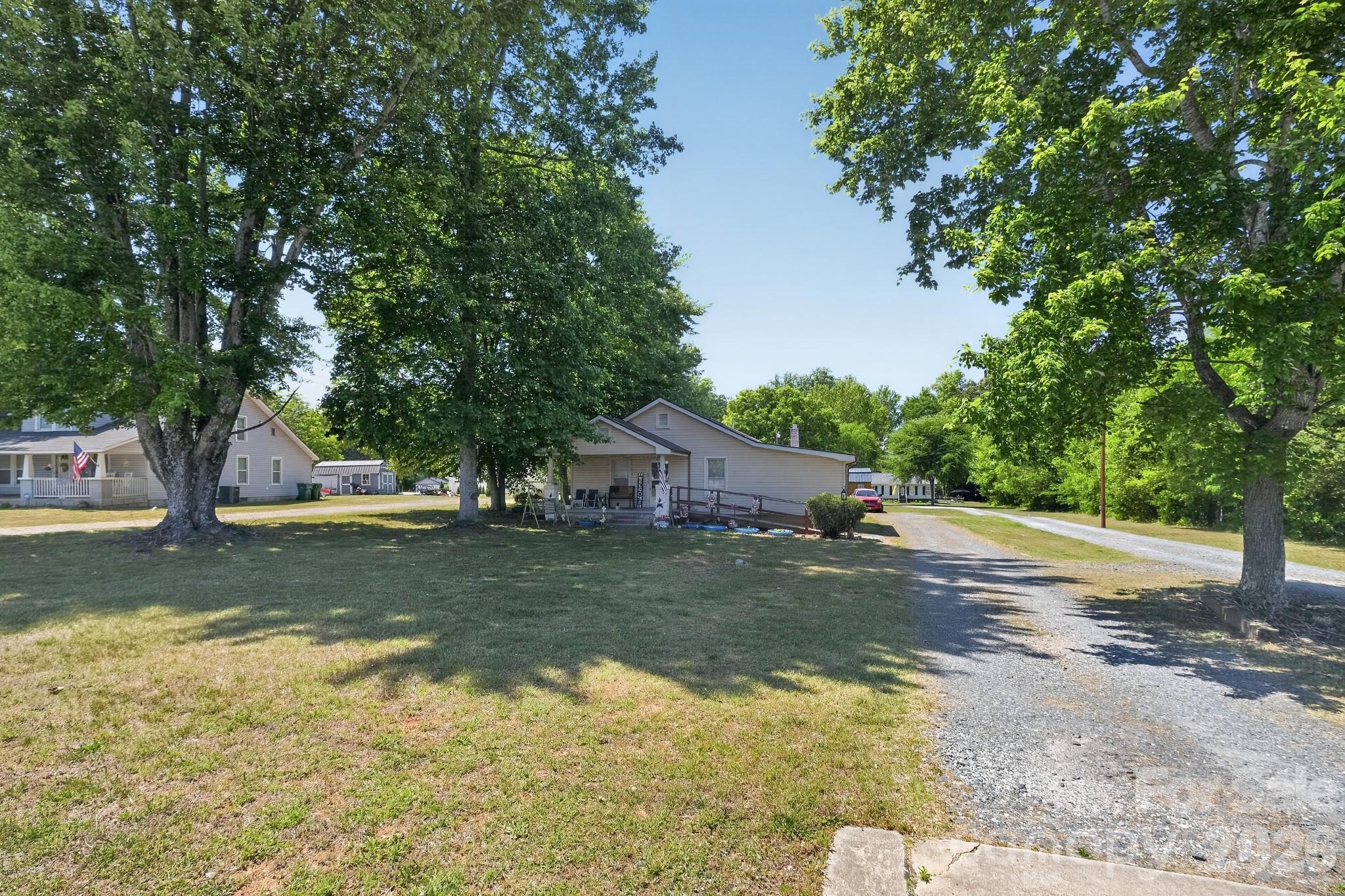512 W Bank Street — Salisbury