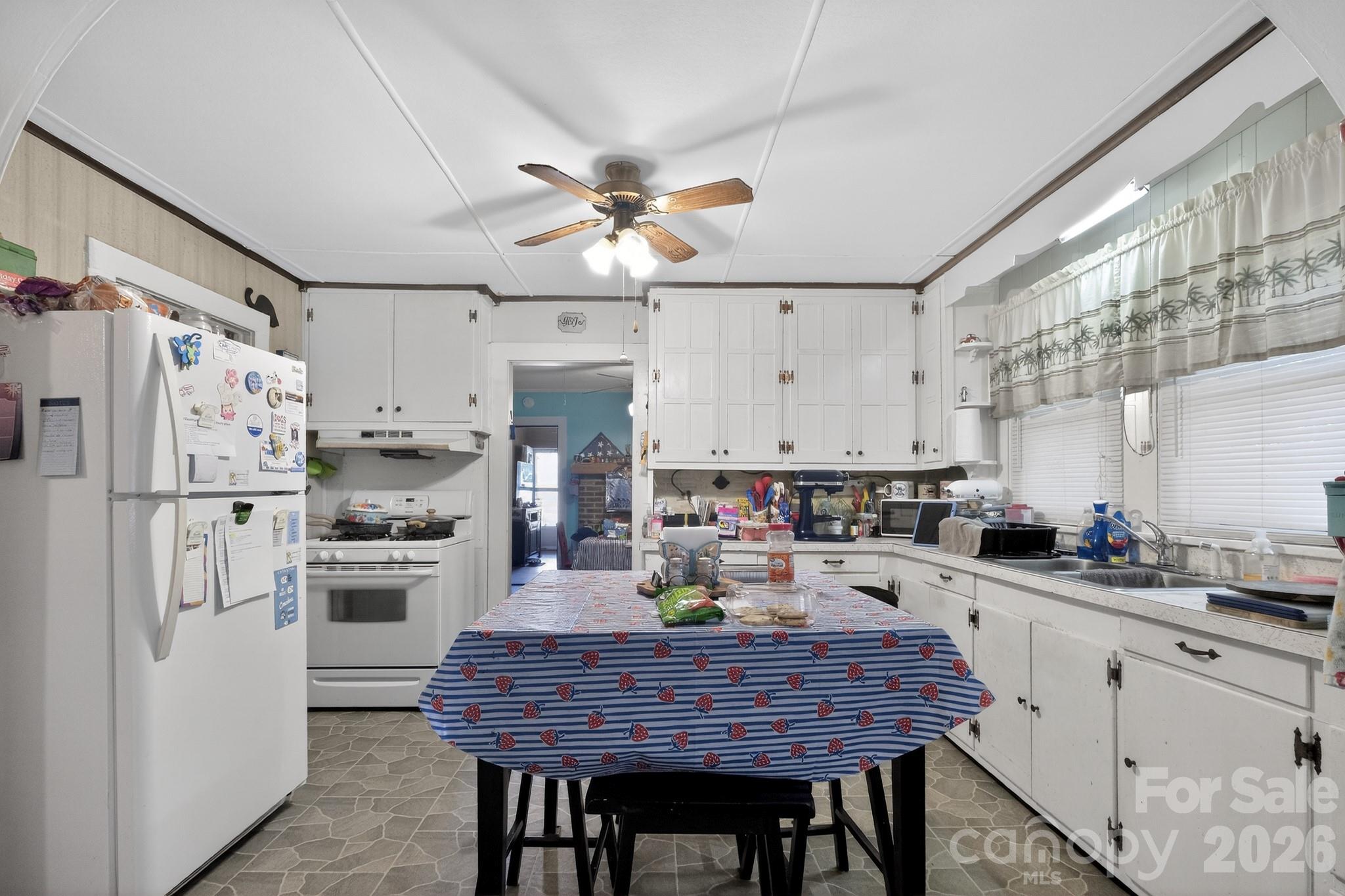 512 W Bank Street — Salisbury