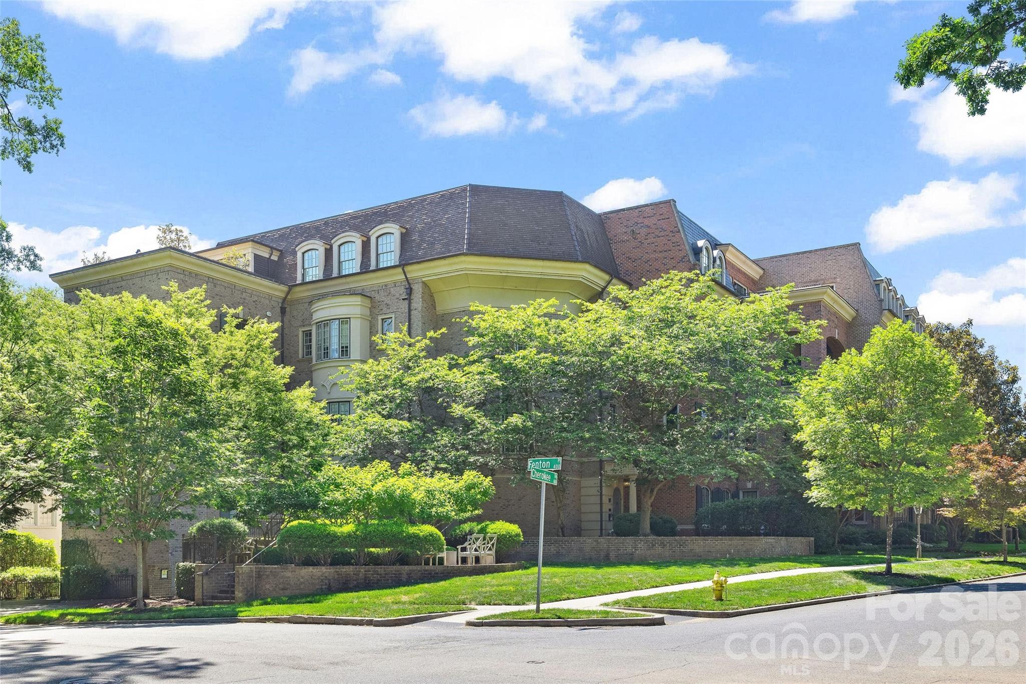 182 Cherokee Road — Charlotte
