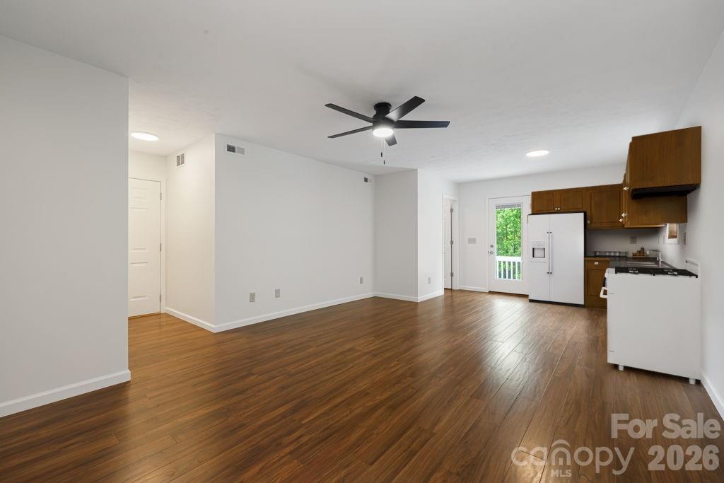 100 Woven Cloud Lane — Waynesville